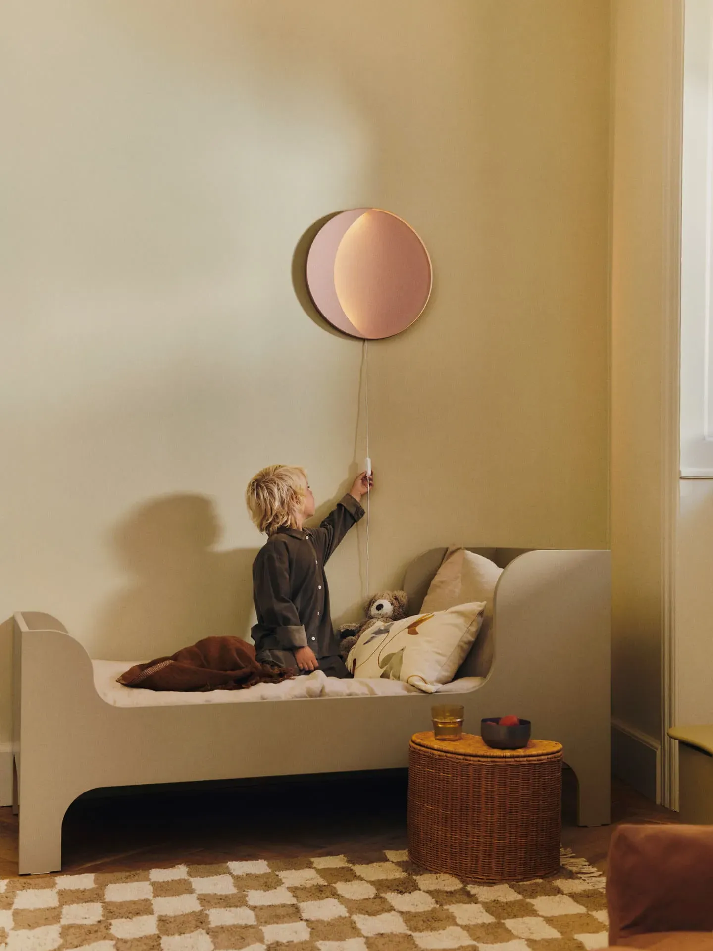 Neba Crescent Wall Lamp with Dimming - Rose