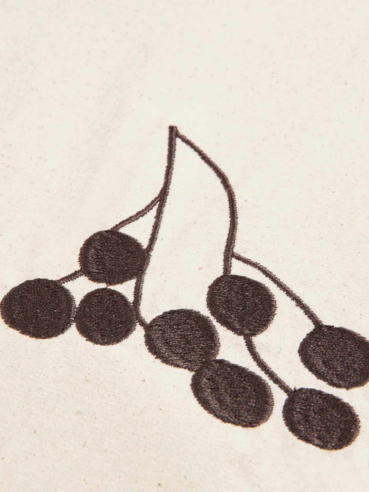 Oak Round Christmas Tree Blanket - Natural