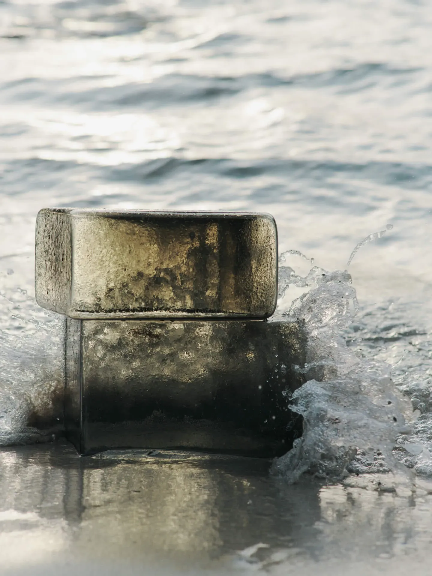 Oscil Sculpture - Smoked Grey