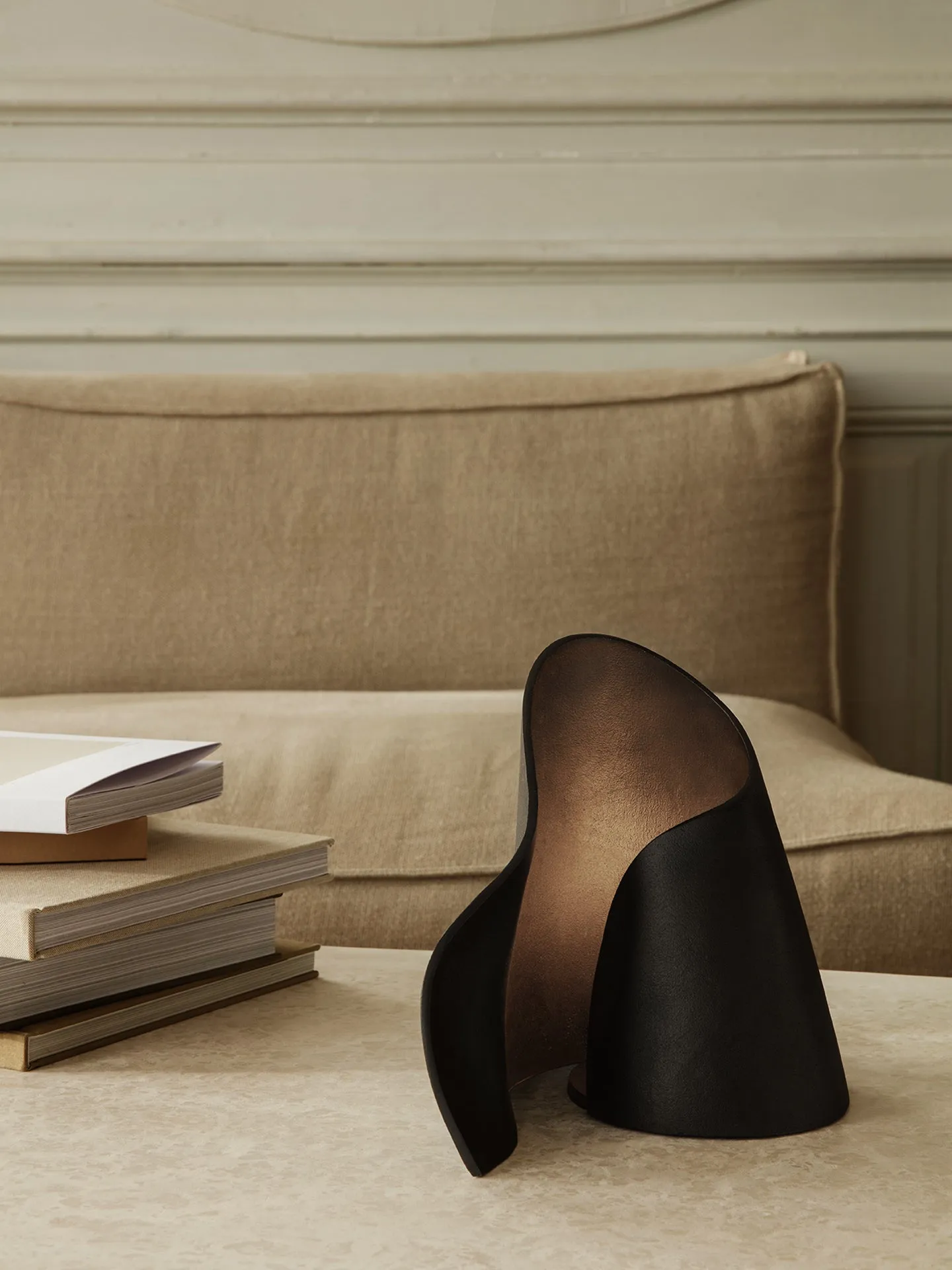 Oyster Table Lamp - Black, Recycled Aluminium