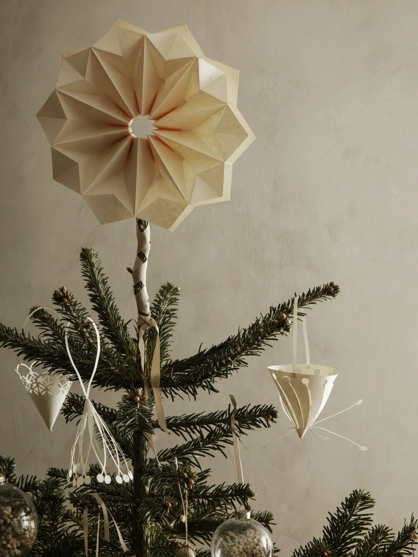 Paper Star Sun Large Christmas Decoration - White