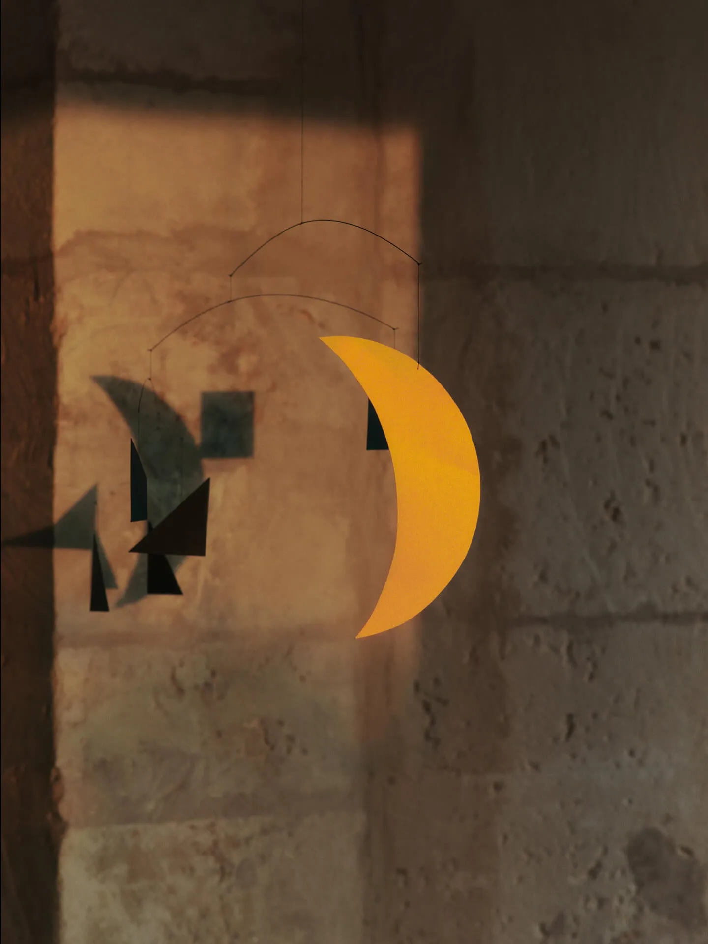 Phase Mobile - Black, Gold