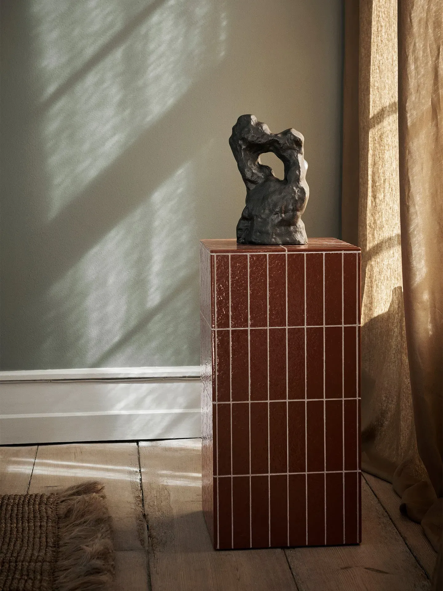 Pillar Pedestal - Brown