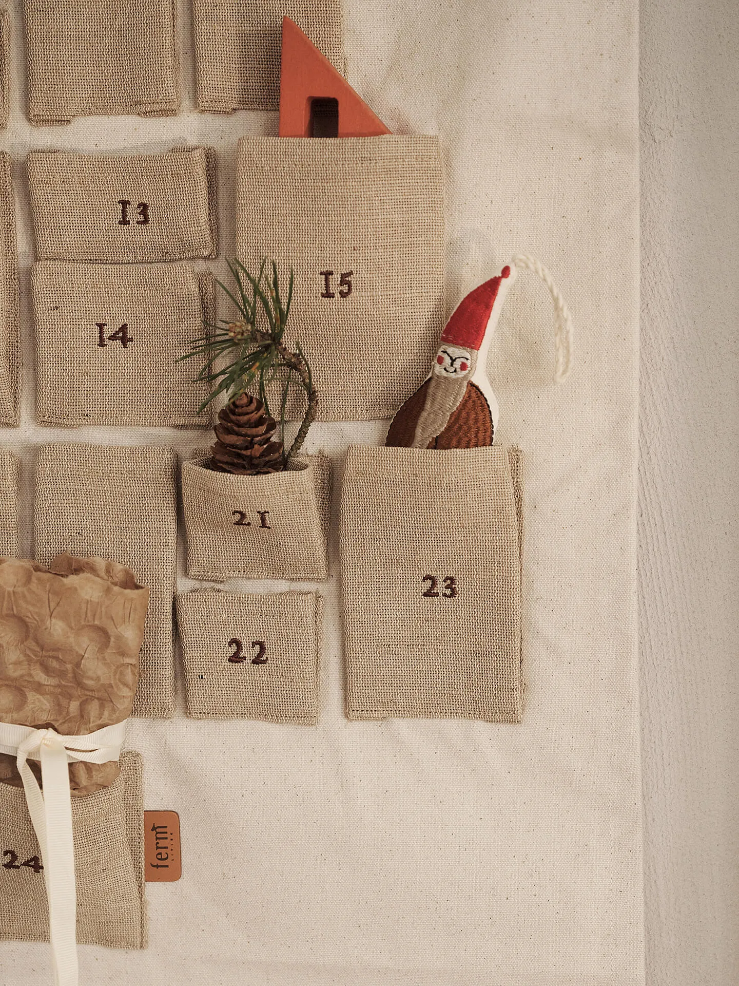 Pine Maxi Christmas Calendar - Natural