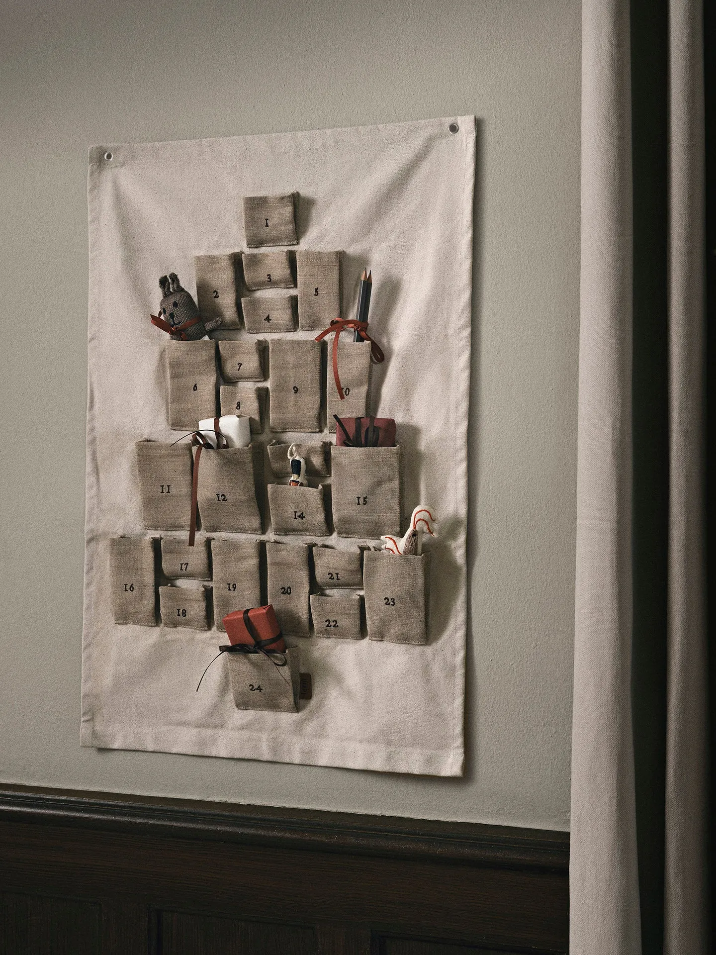 Pine Maxi Christmas Calendar - Natural