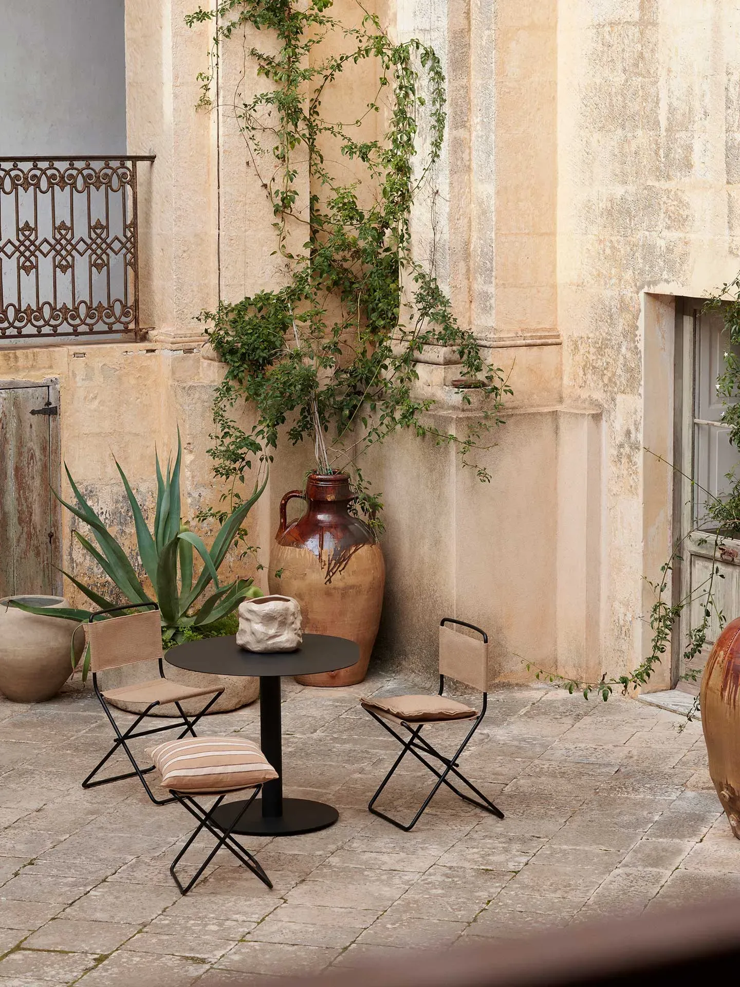 Pond Café Table - Black