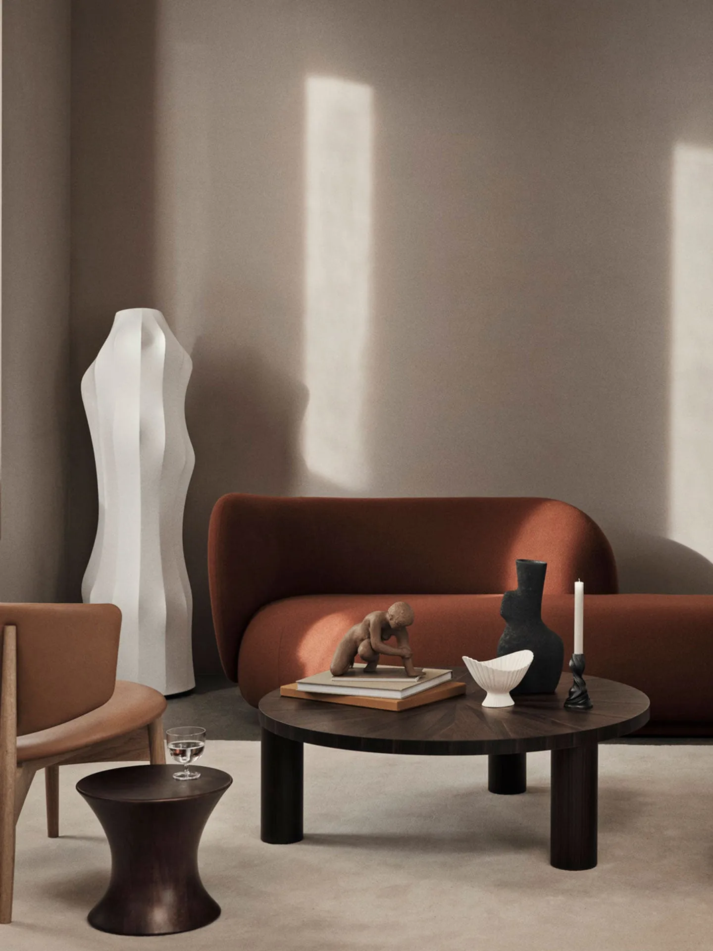 Post Large Round Coffee Table - Star