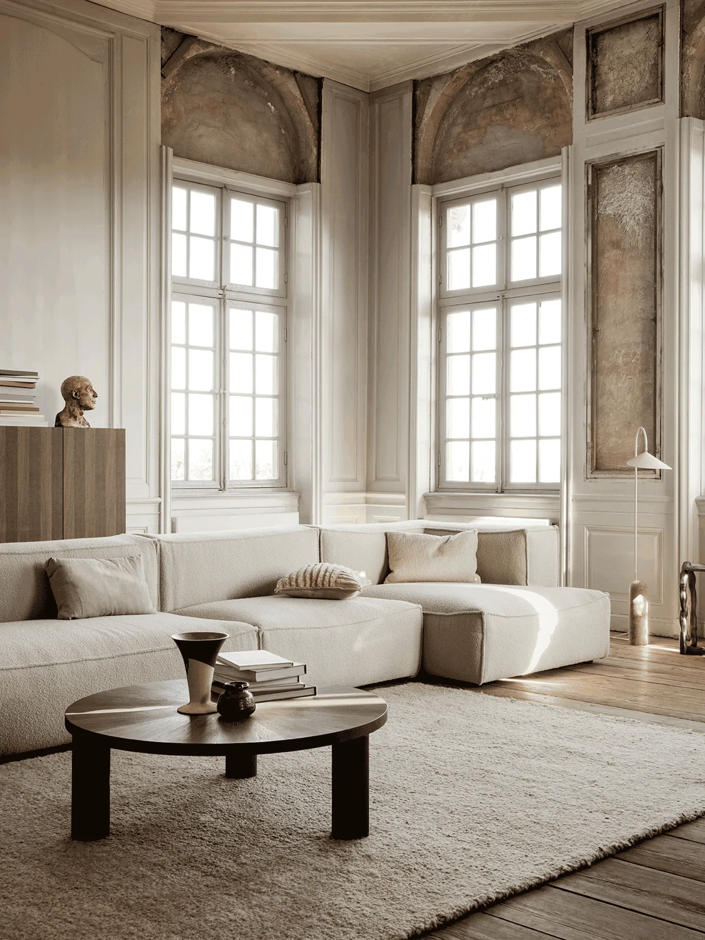 Post Large Round Coffee Table - Star