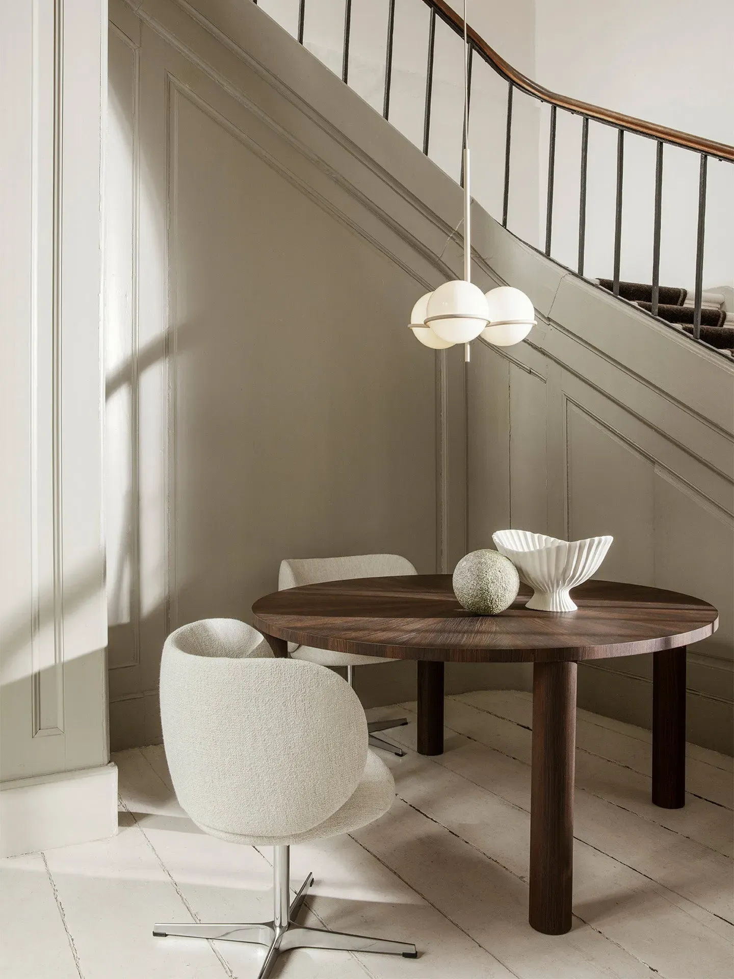 Post Round Dining Table - Oak