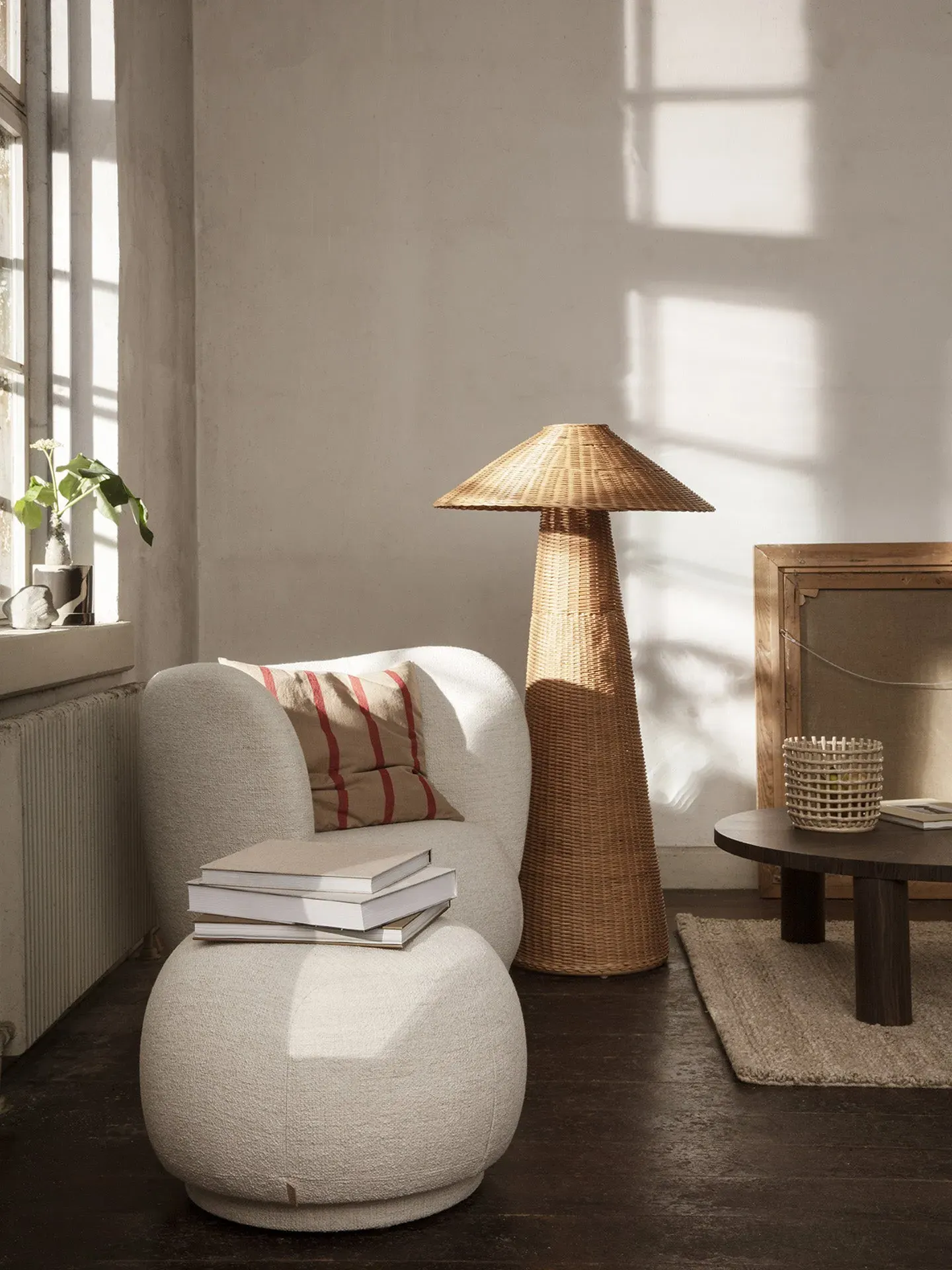 Dou Floor Lamp - Natural, Rattan alternate view