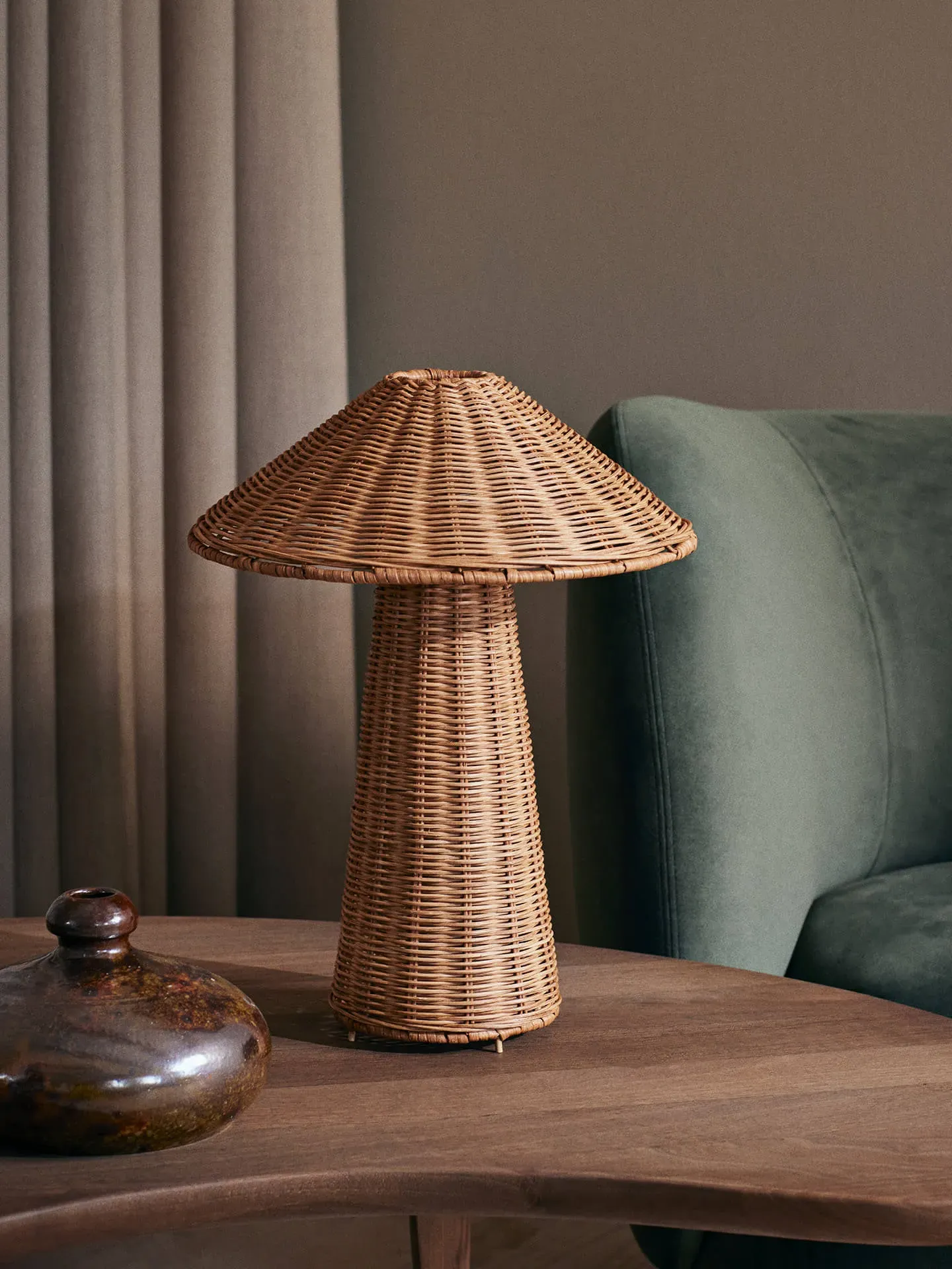 Dou Table Lamp - Natural, Rattan alternate view