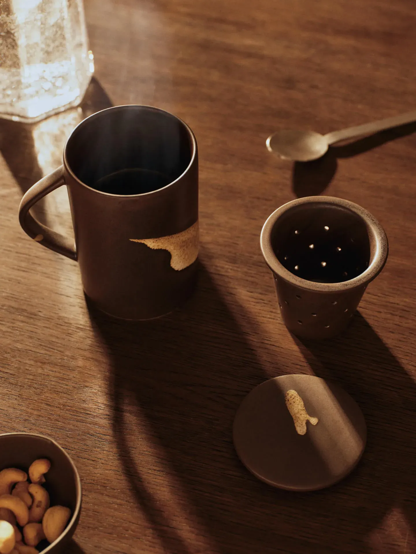 Koyo Tea Mug with Infuser Set - Dark Brown/Buff alternate view