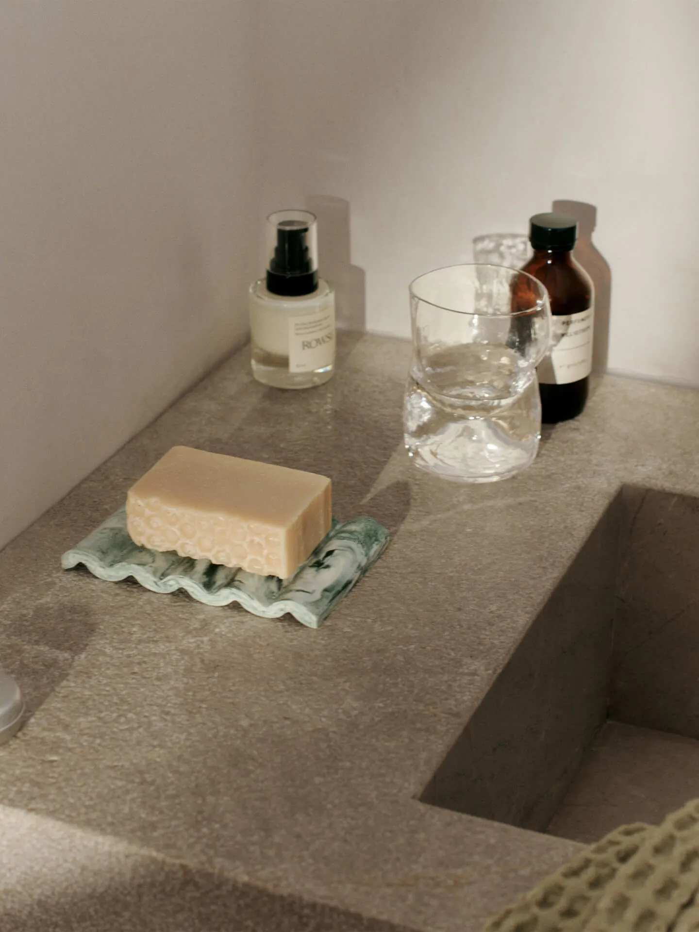 Mist Soap Dish - Emerald Off-White, Marbled Resin alternate view