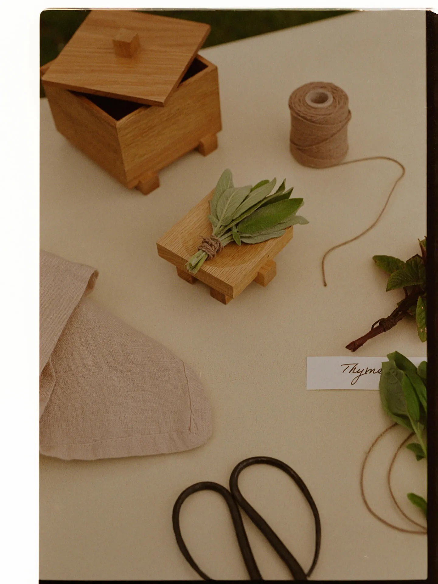 Moku Solid Oak Tray - Natural Oak alternate view