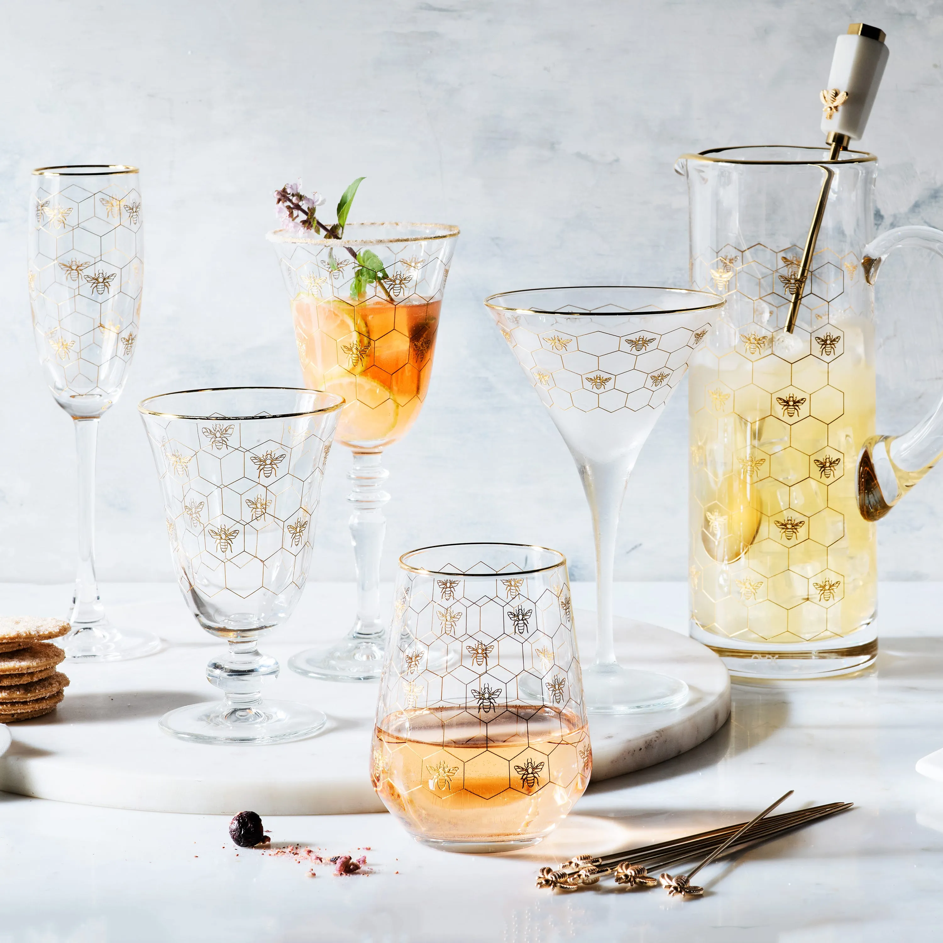Honeycomb Wine Glass Set of 4 - Gold, Glass product