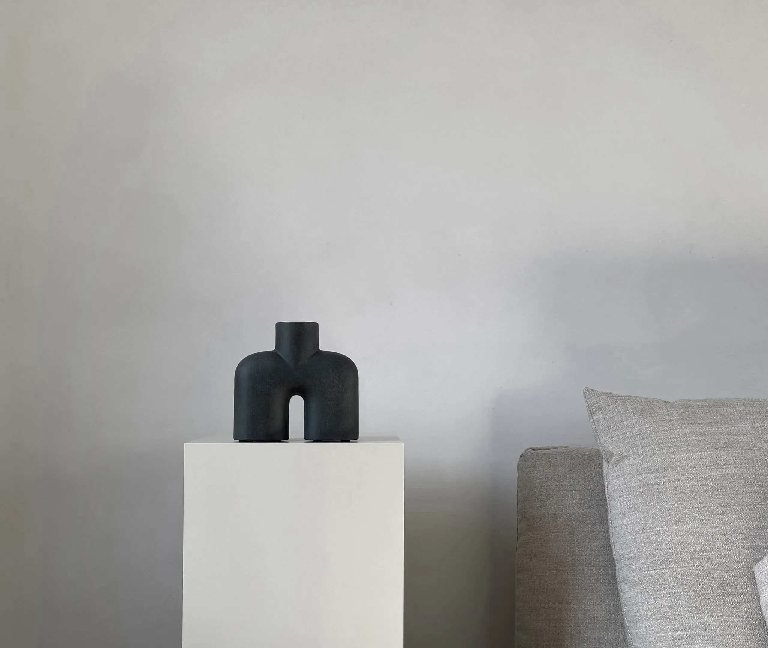 Mini Cobra Vase - Black, Ceramic
