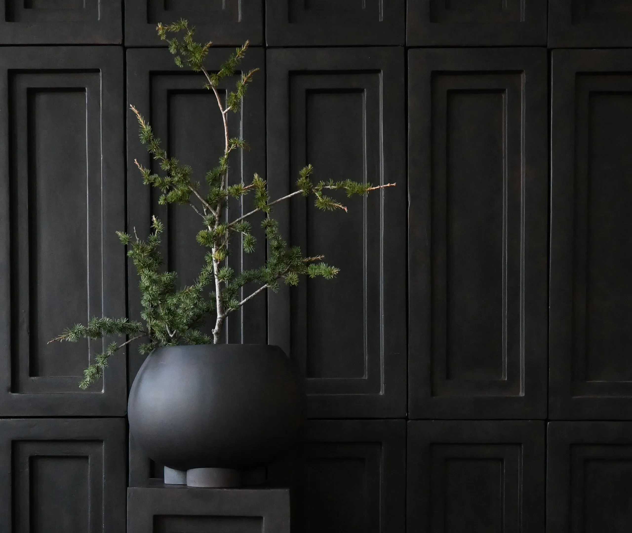 Mini Plant Pot with Legs - Coffee, Concrete