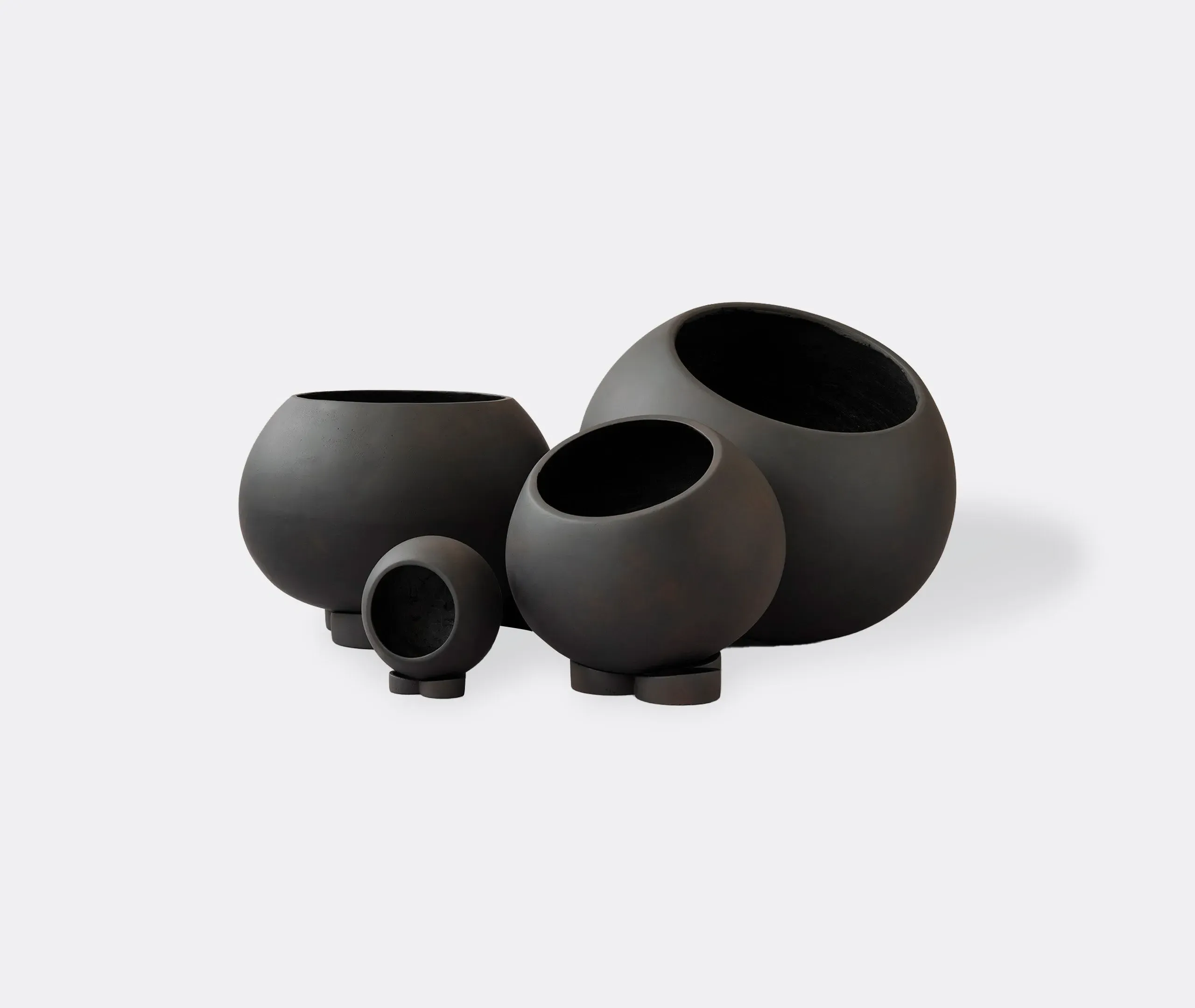 Petit Plant Pot with Legs - Coffee, Concrete