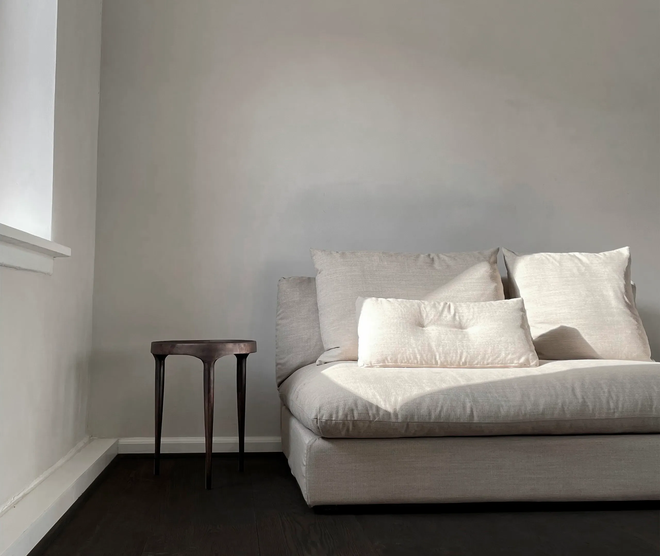 Phantom Tall Table - Brown, Cast Iron