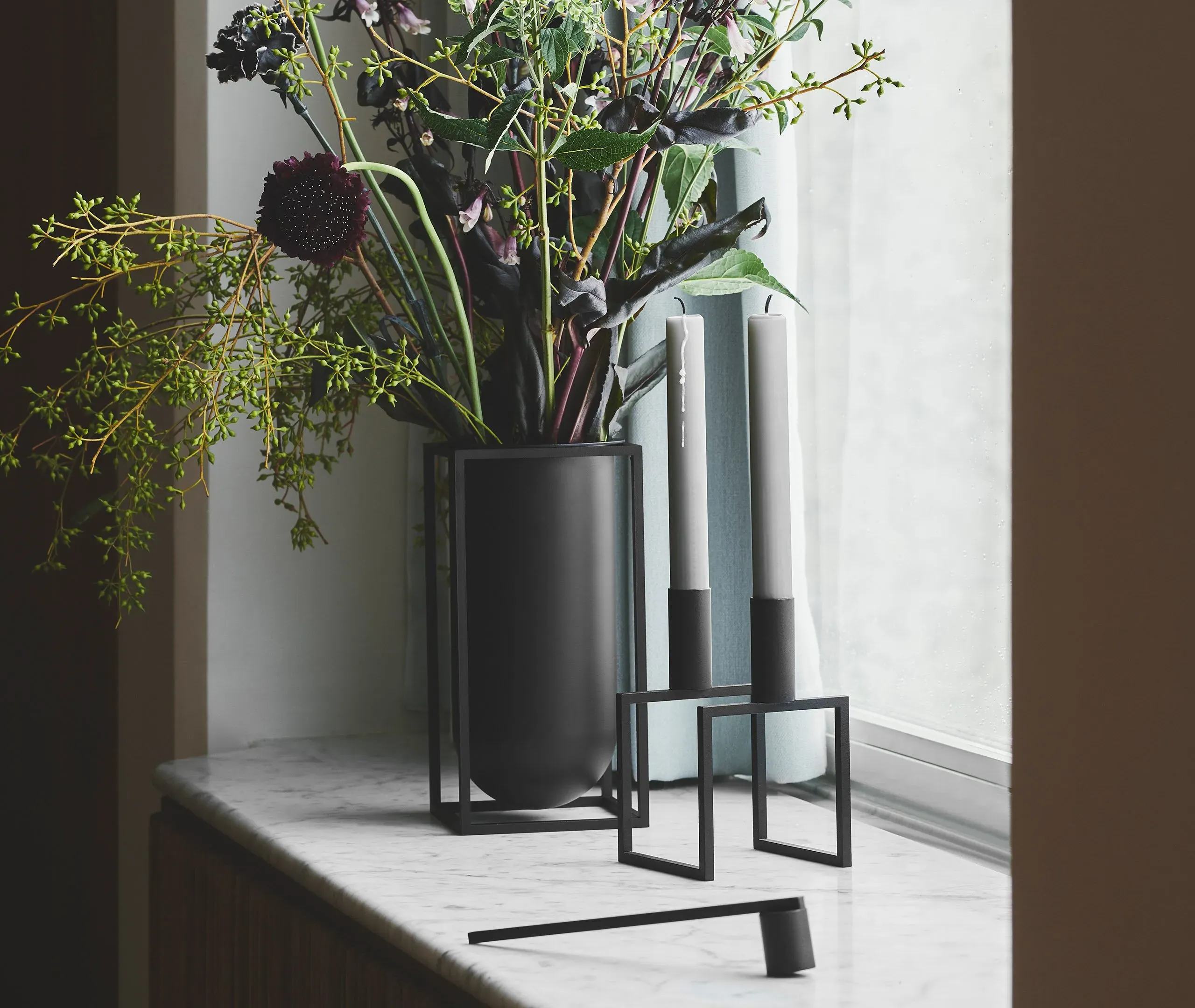 Kubus Vase with Geometric Design - Black, Metal