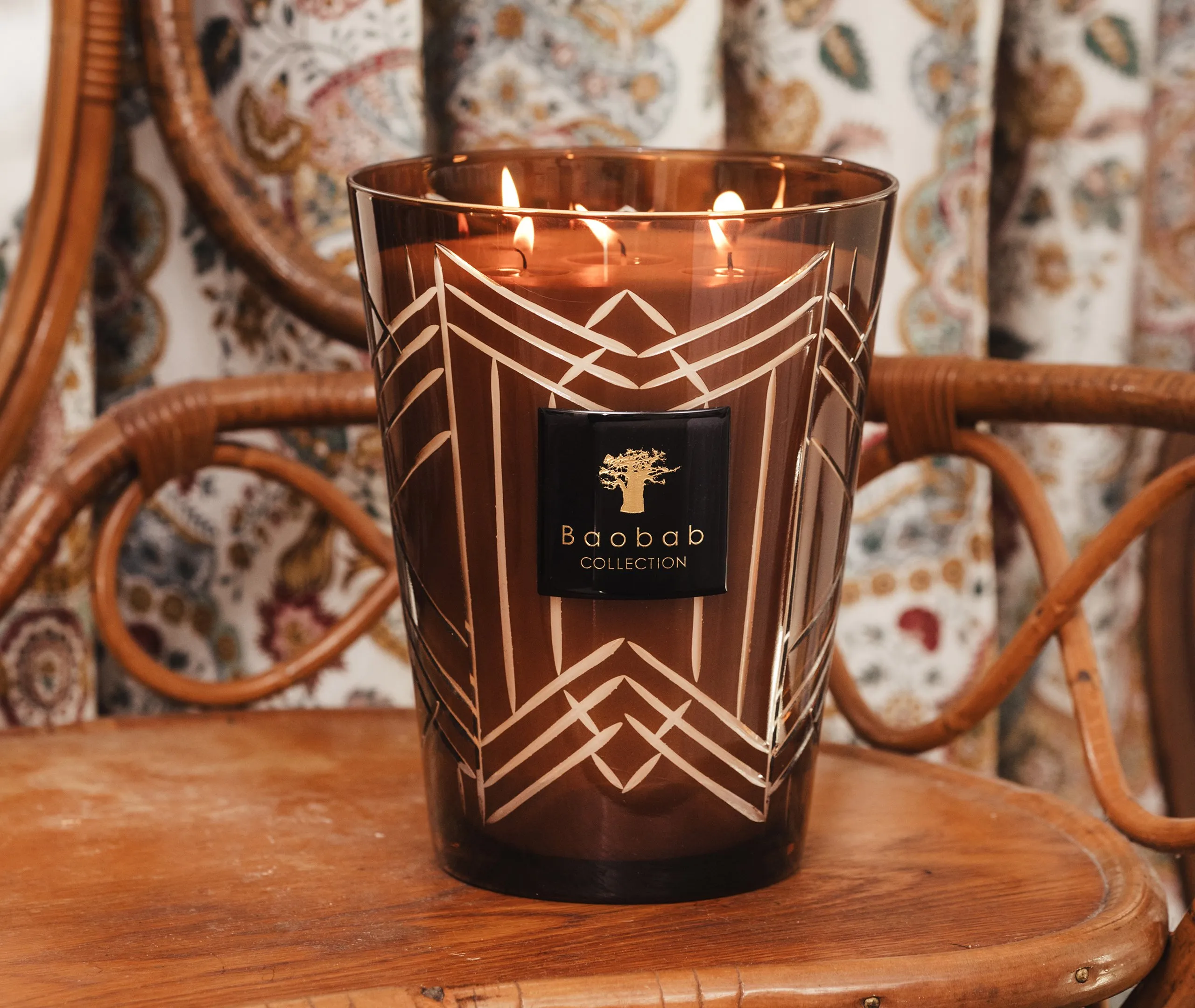 Heritage Fontenay Large Scented Candle - Brown, Glass