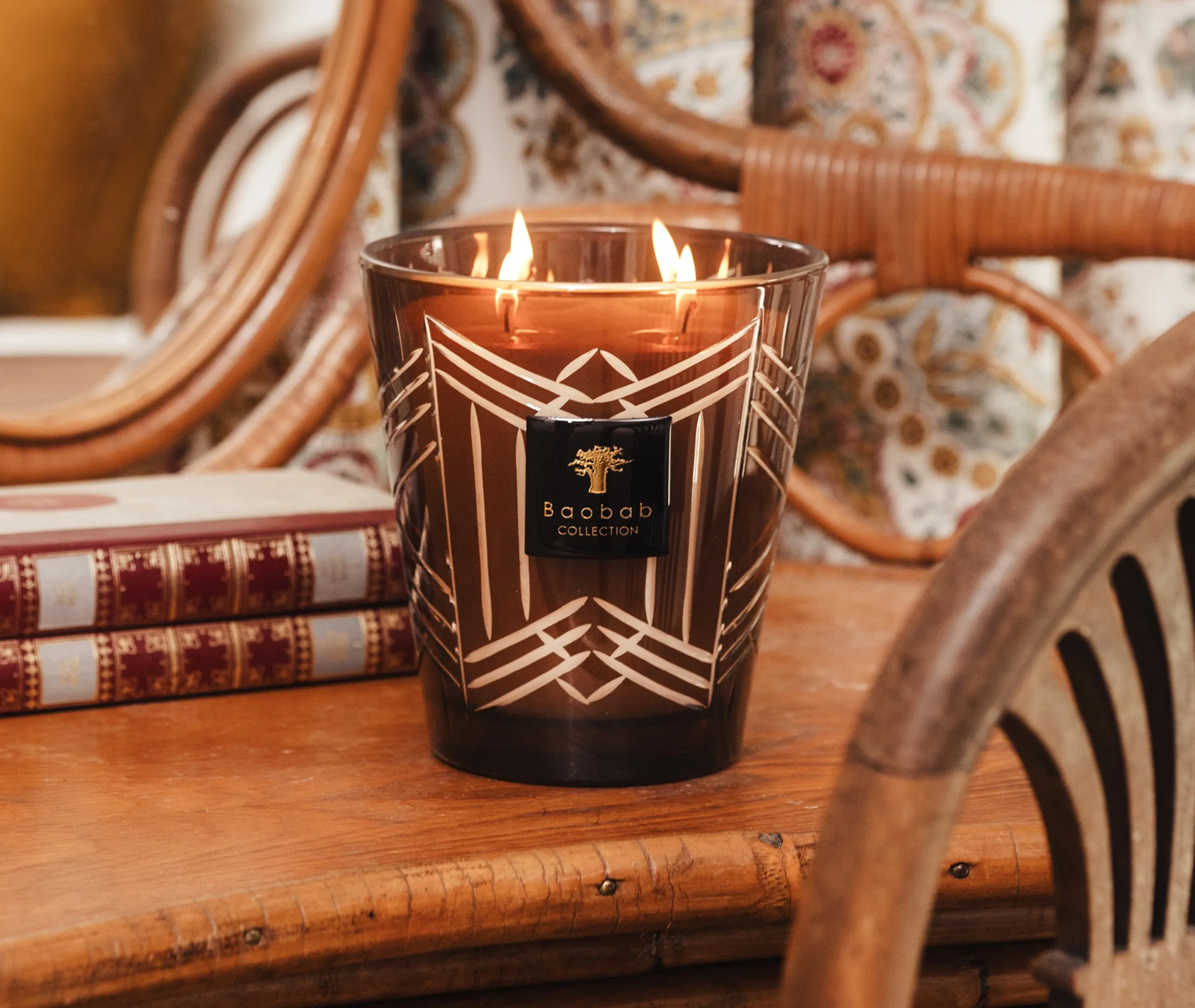 Heritage Fontenay Medium Scented Candle - Brown, Glass