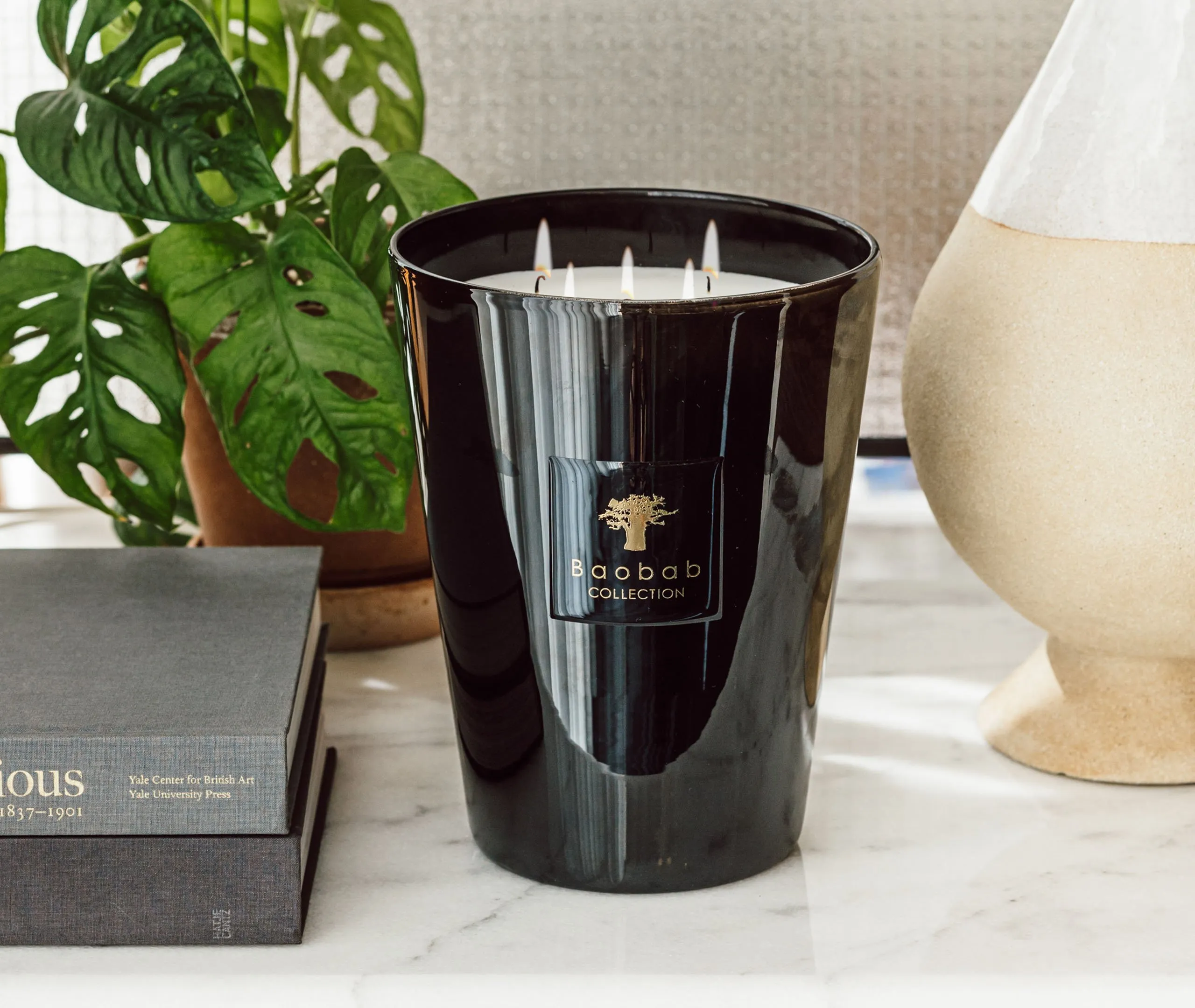 Les Prestigieuses Encre De Chine Medium Candle - Black