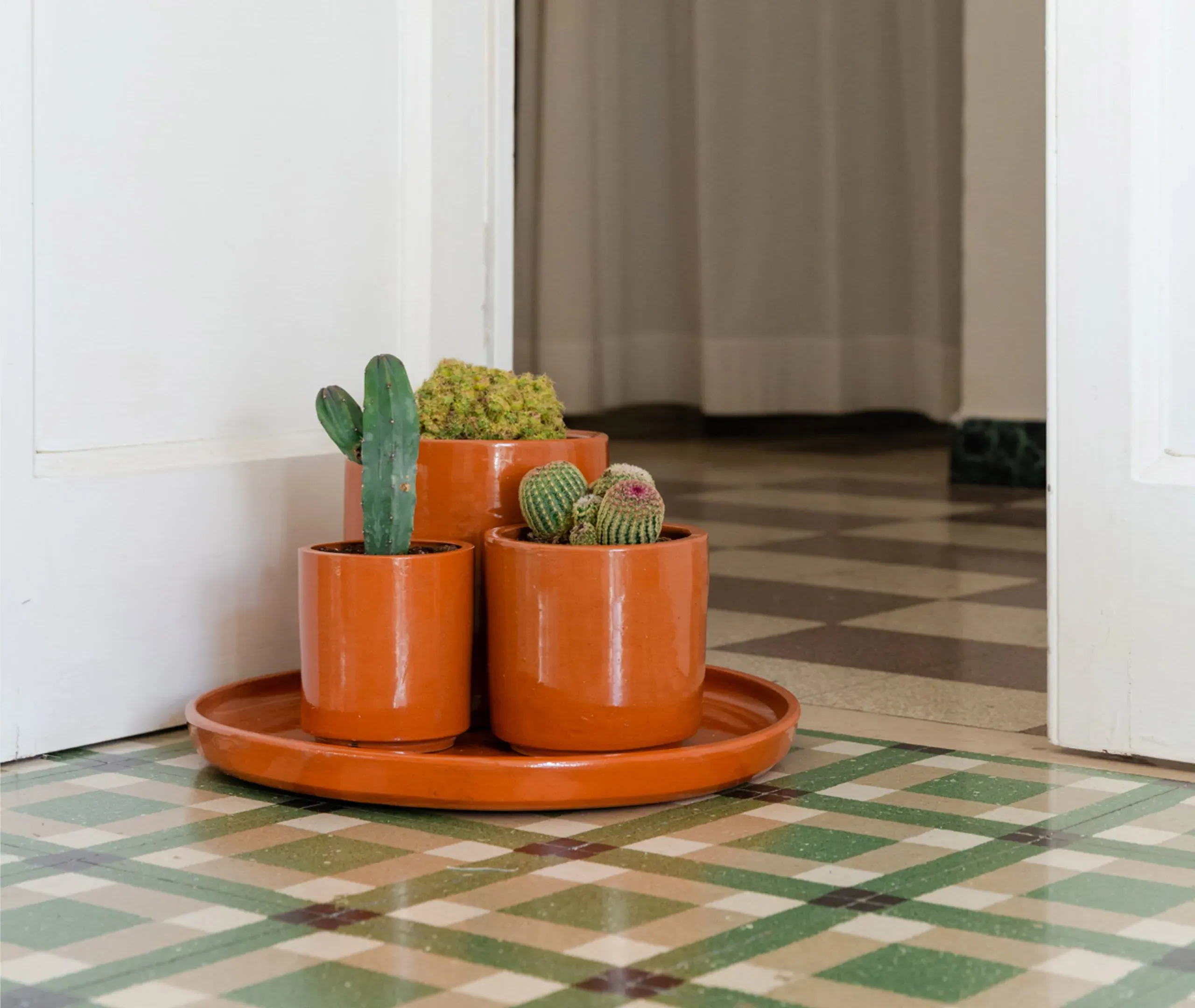 3-Pot Set with Saucer - Terracotta, Earthenware