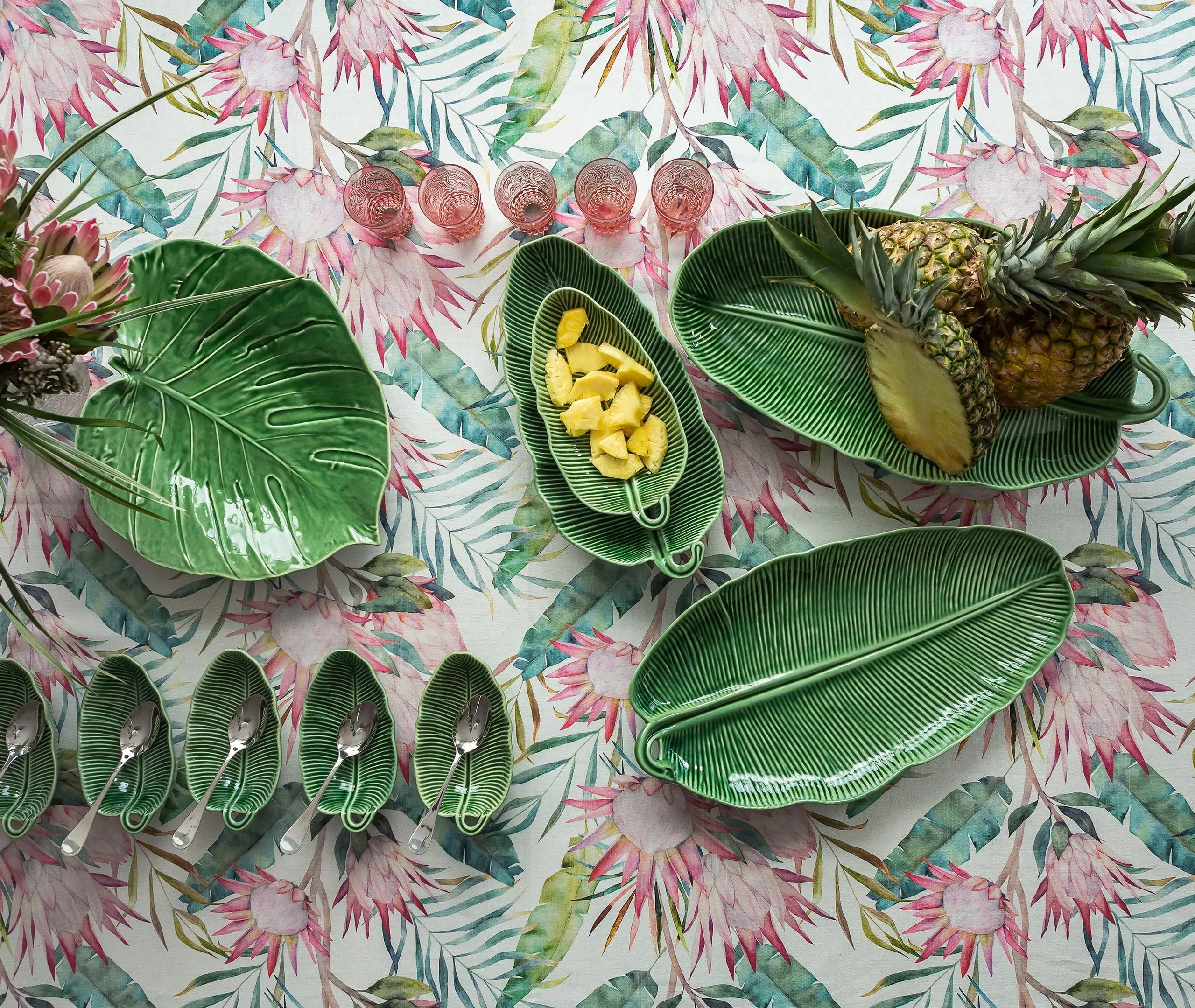 Large Banana Leaf Dish - Green, Ceramic