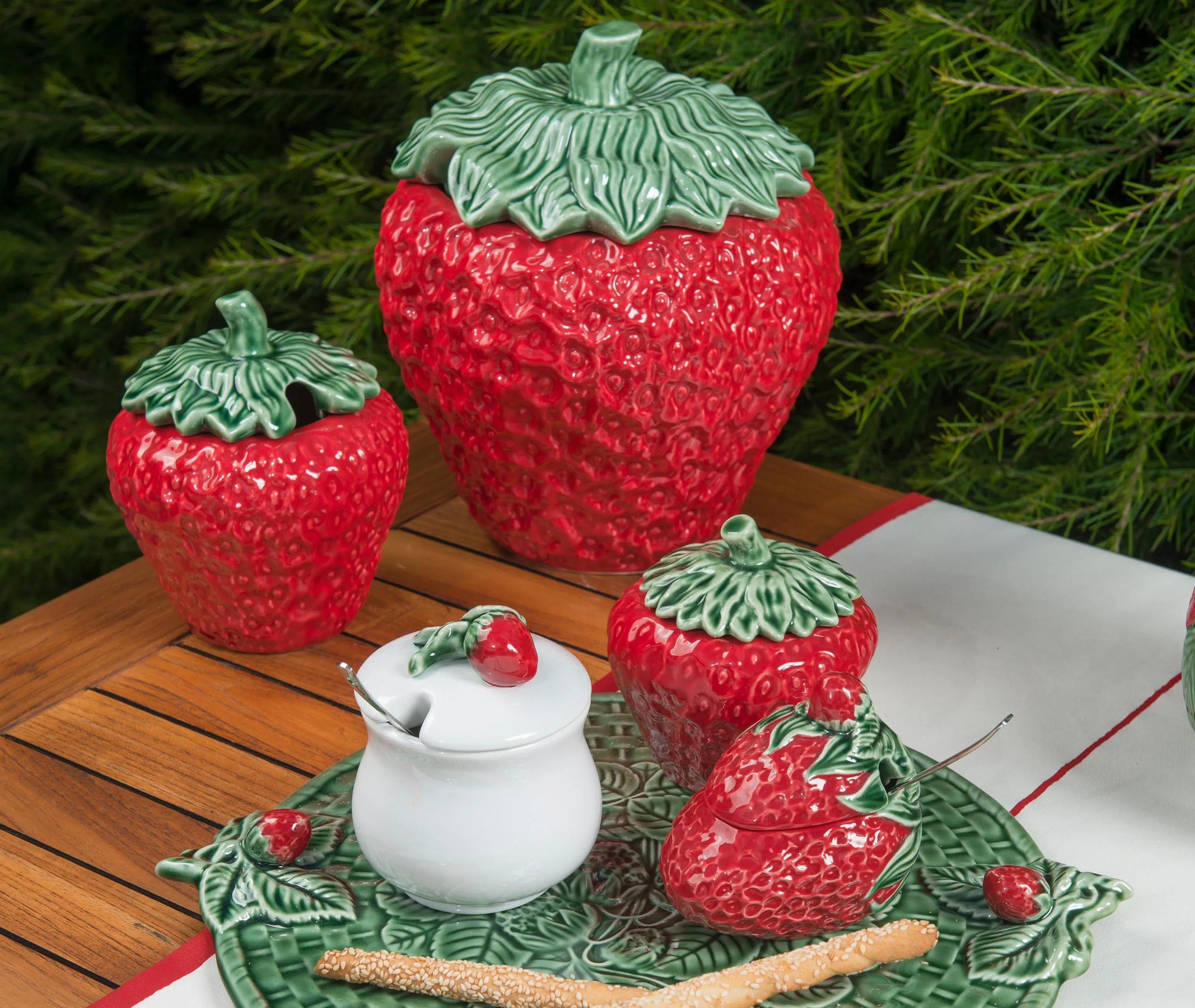 Small Tureen Strawberry Design - Multicolour