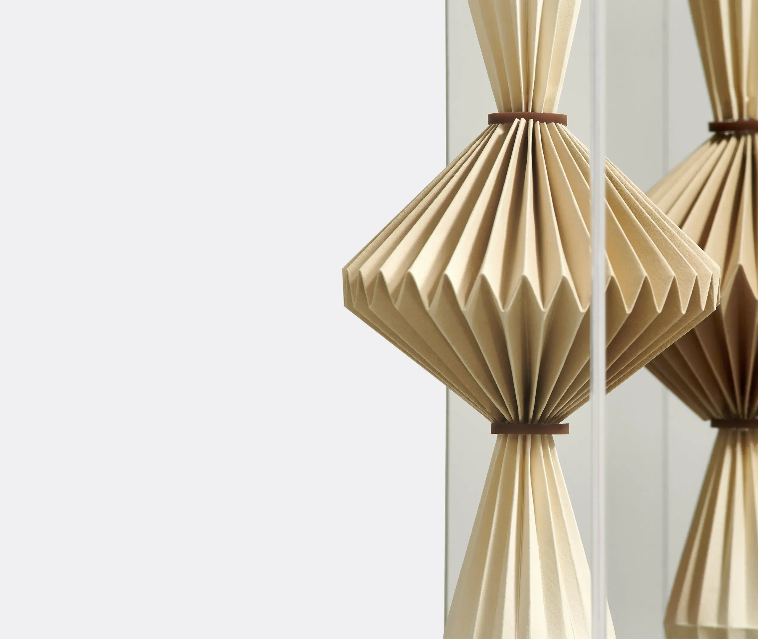 Double Triballoon Sculpture - Off White, Paper