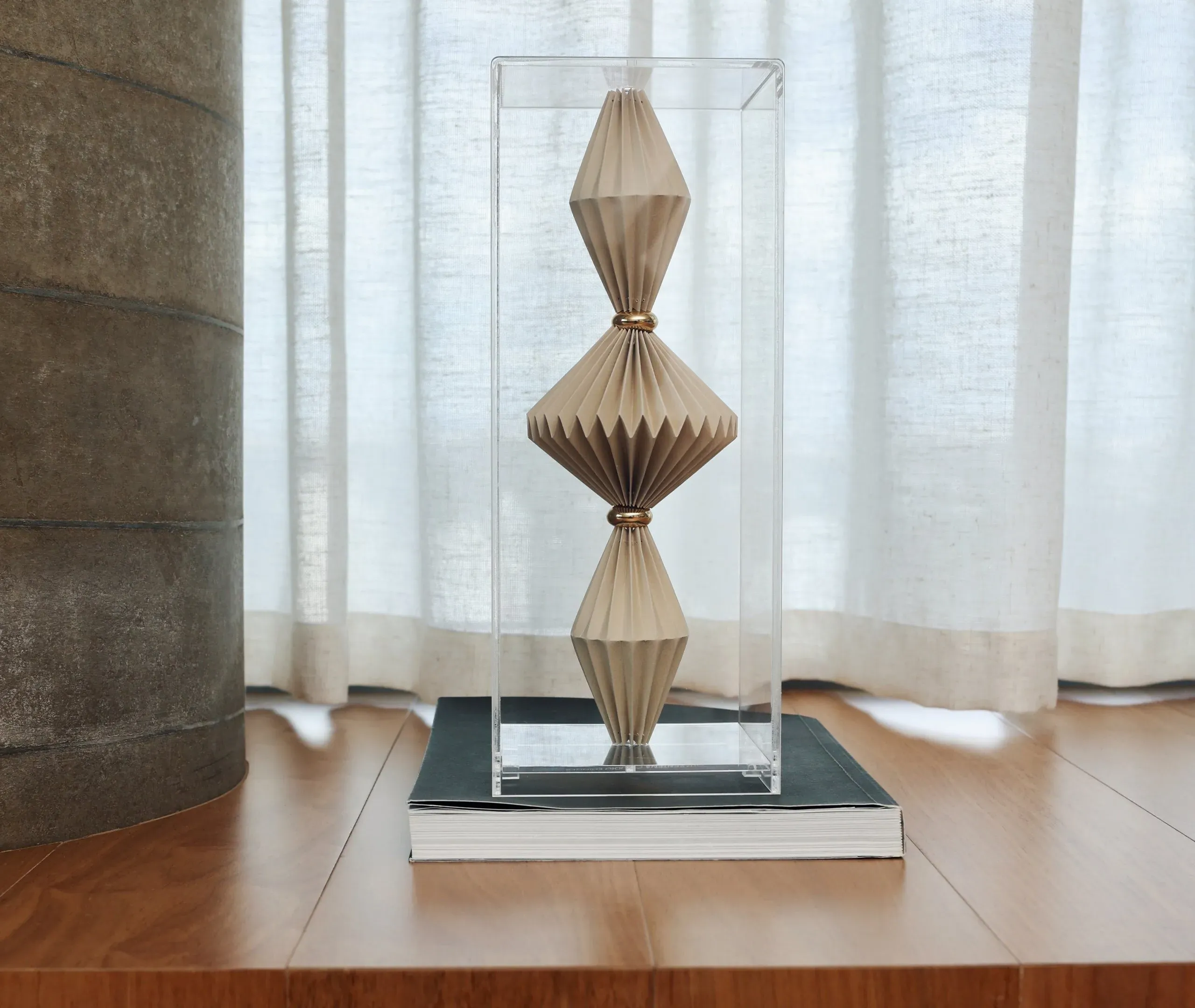 Triballoon Joia Sculpture - Off White, Paper