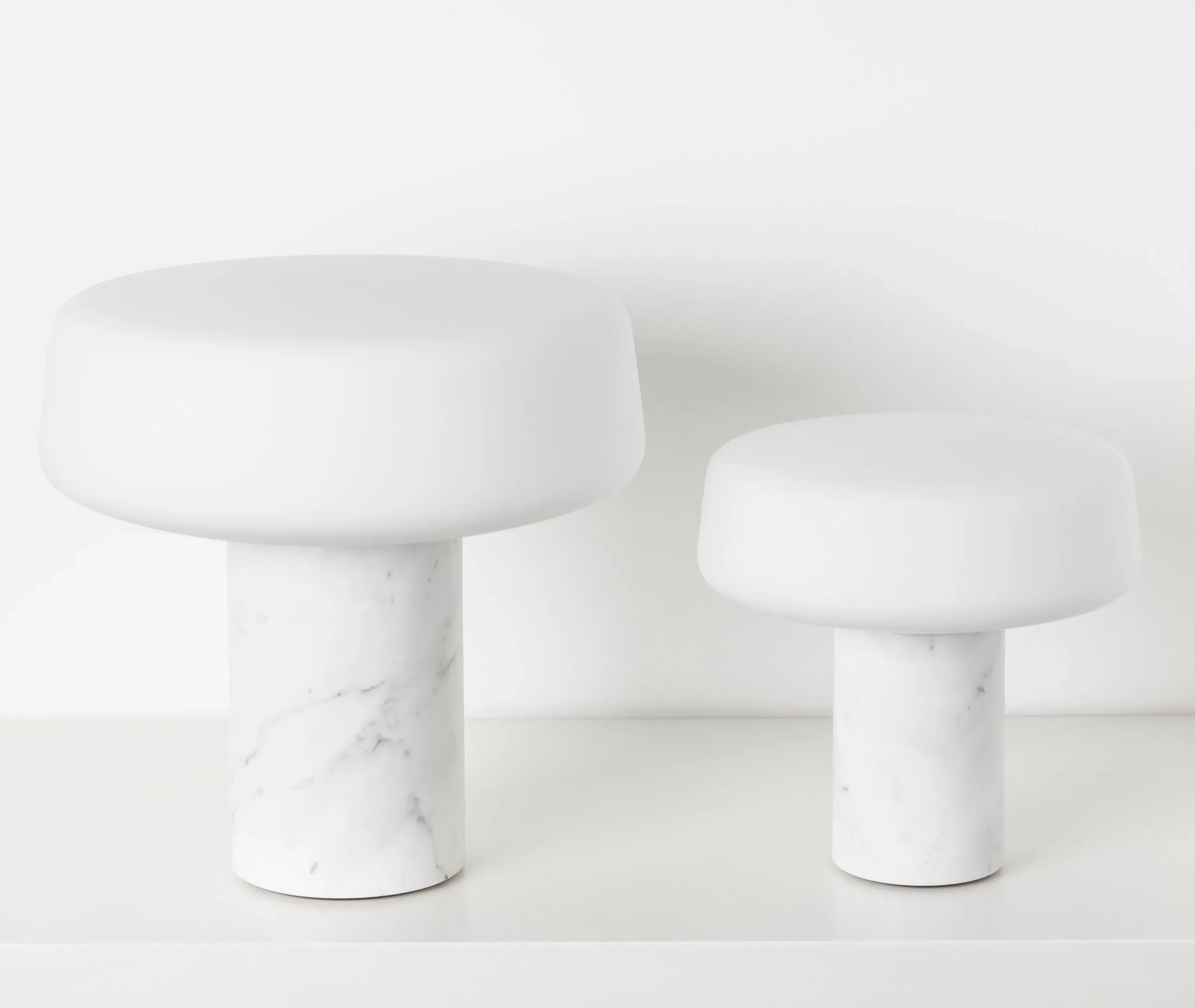 Solid Large Table Light EU Plug - Carrara Marble