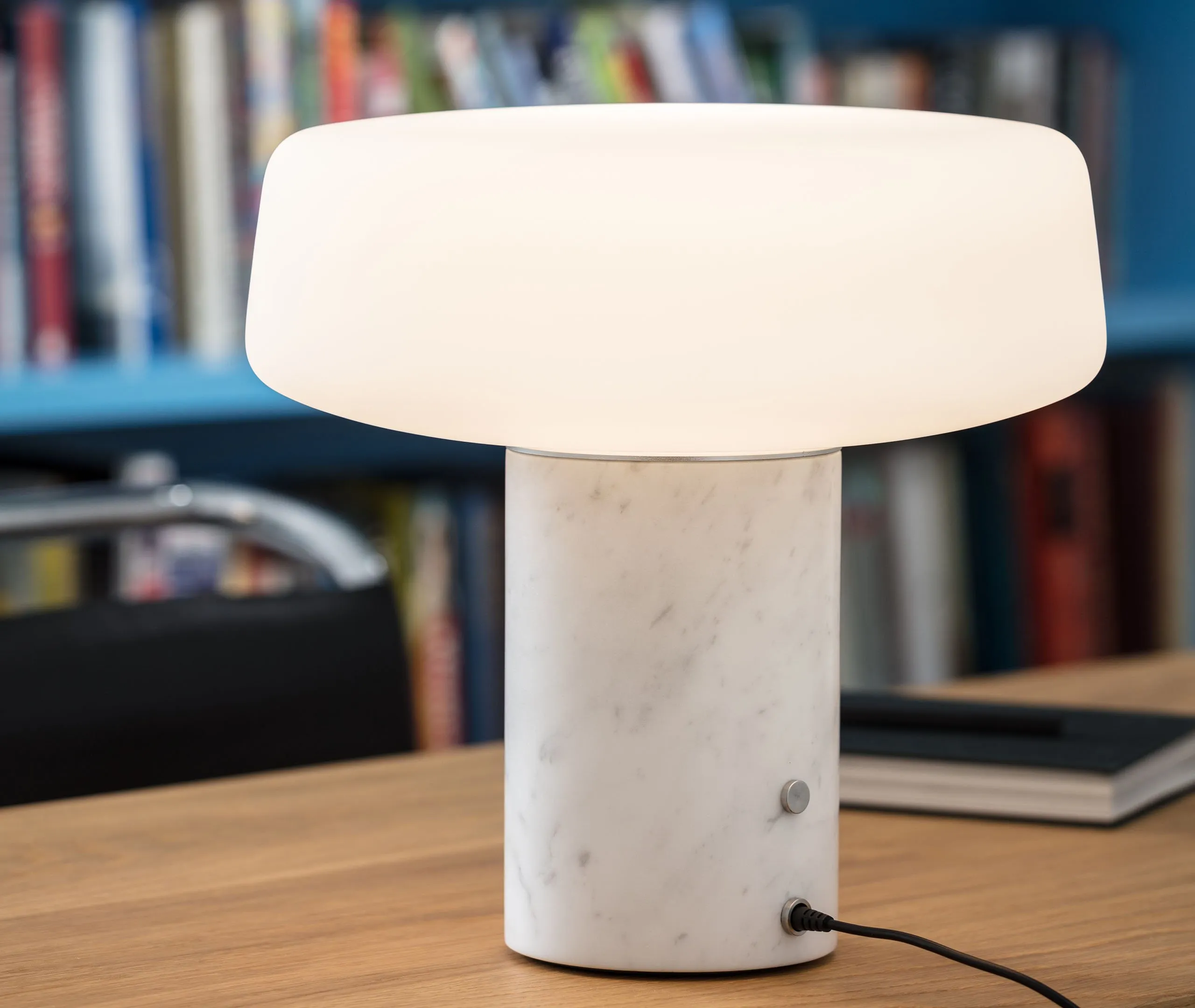 Solid Large Table Light UK Plug - Carrara Marble