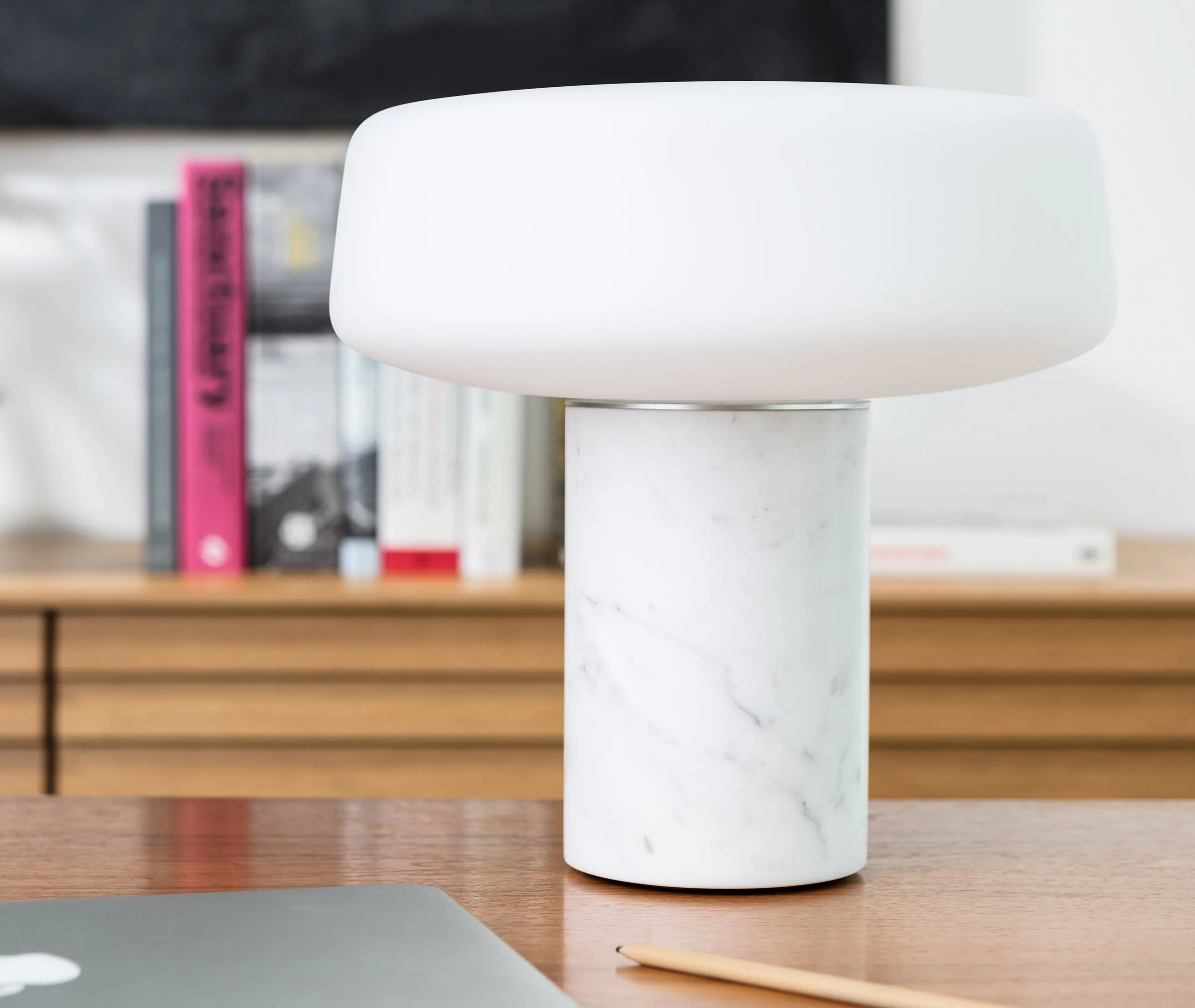 Solid Large Table Light UK Plug - Carrara Marble