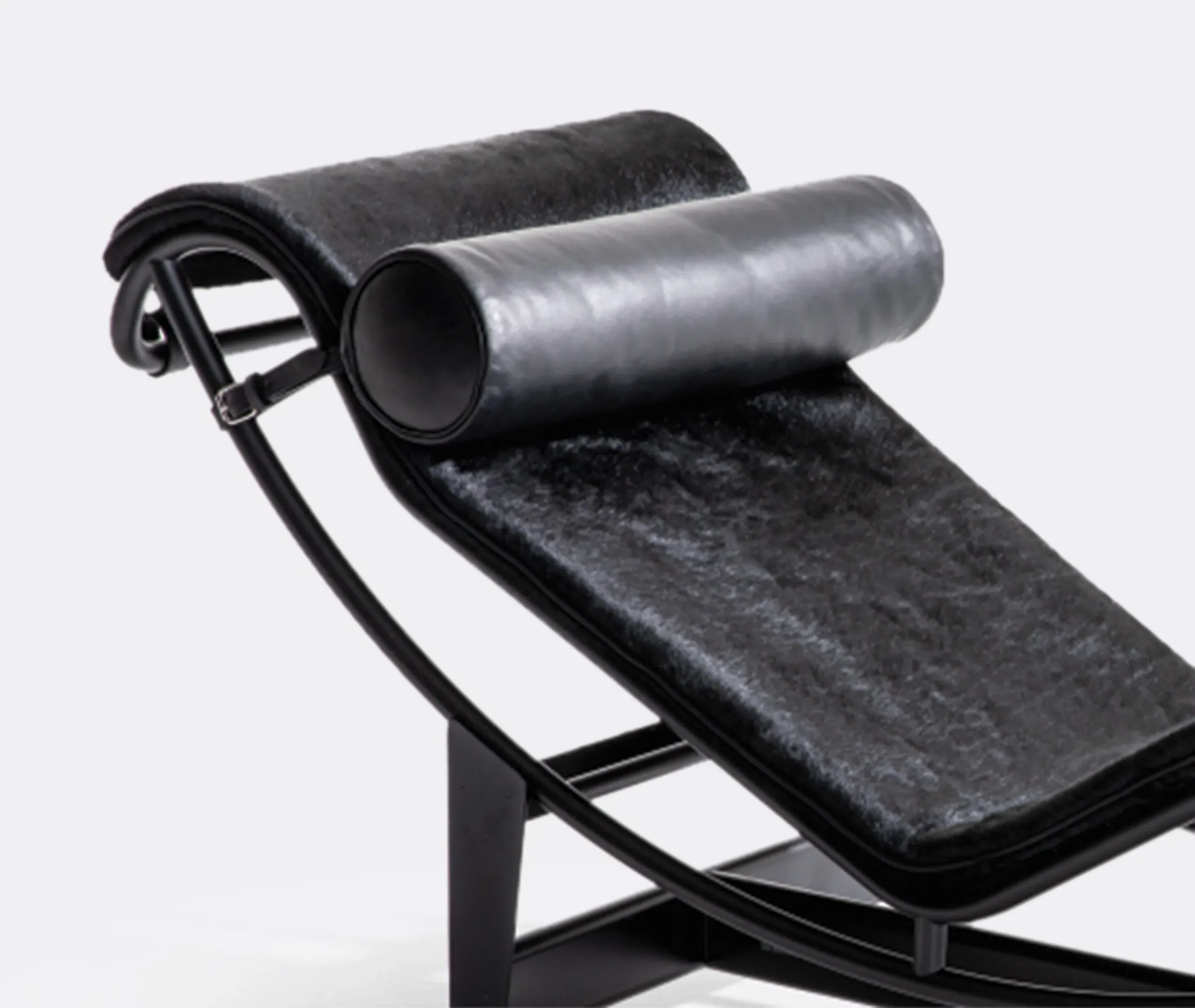 Adjustable Chaise Longue - Black, Hairyskin