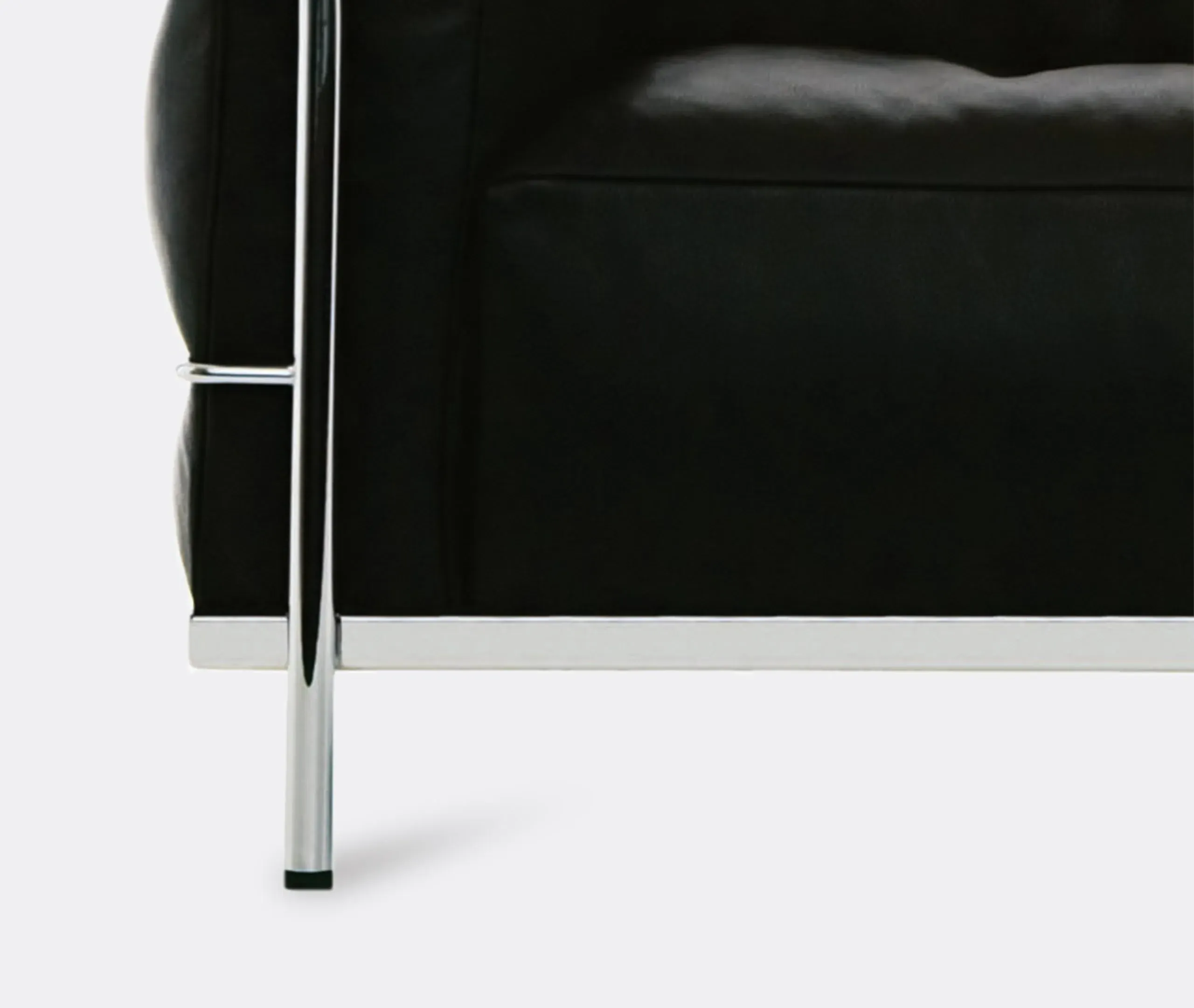 Grand Modele Padded Armchair - Black, Leather