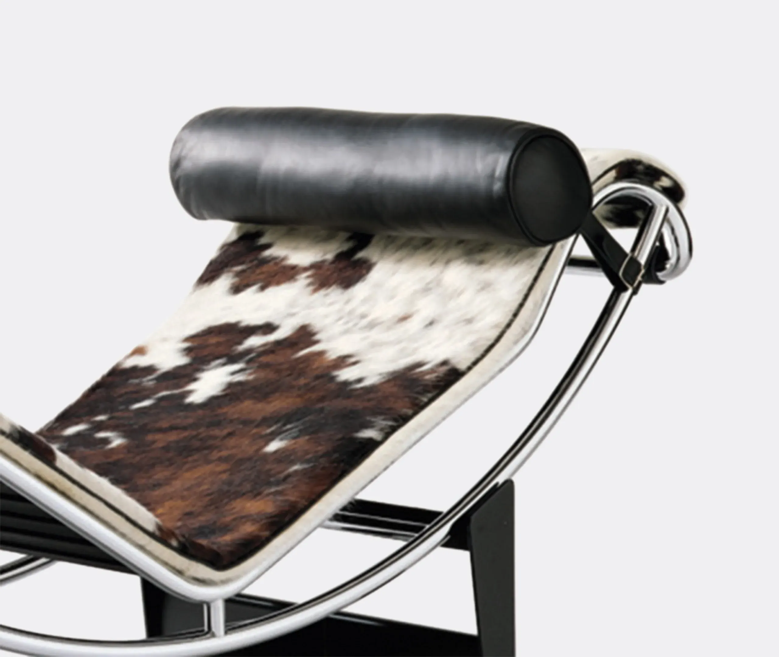 LC4 Chaise Longue with Adjustable Frame - Black