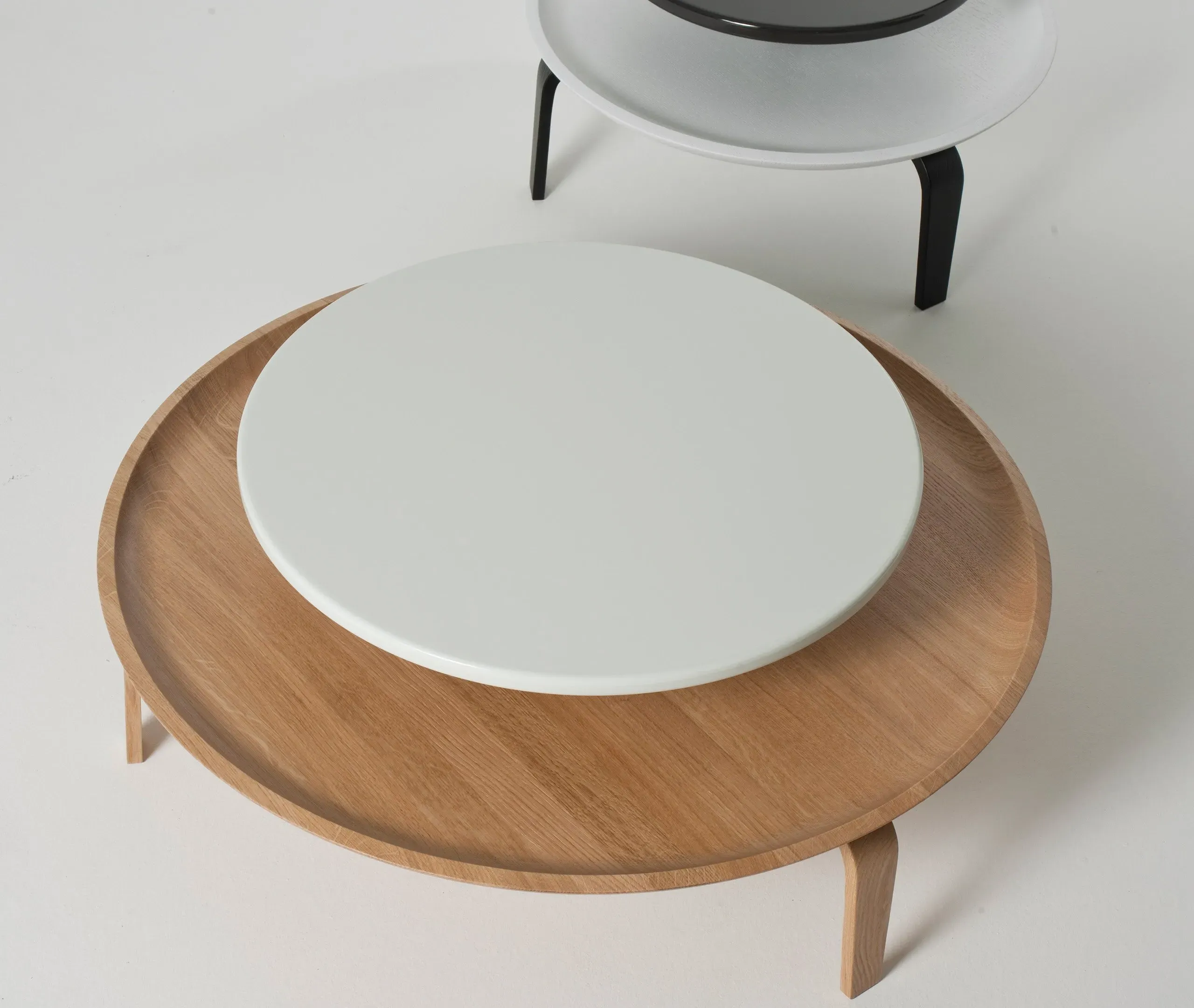 Secreto 85 Round Coffee Table - White, Natural Oak