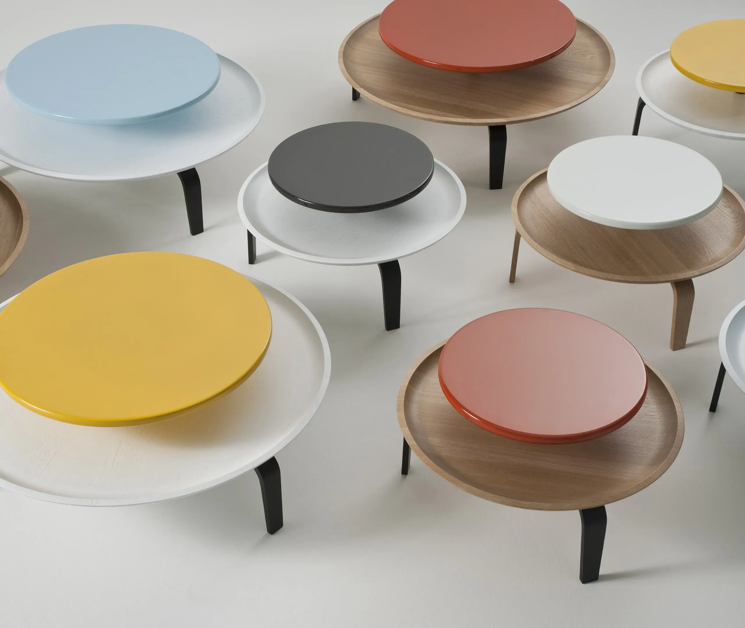 Secreto 85 Round Coffee Table - White, Natural Oak