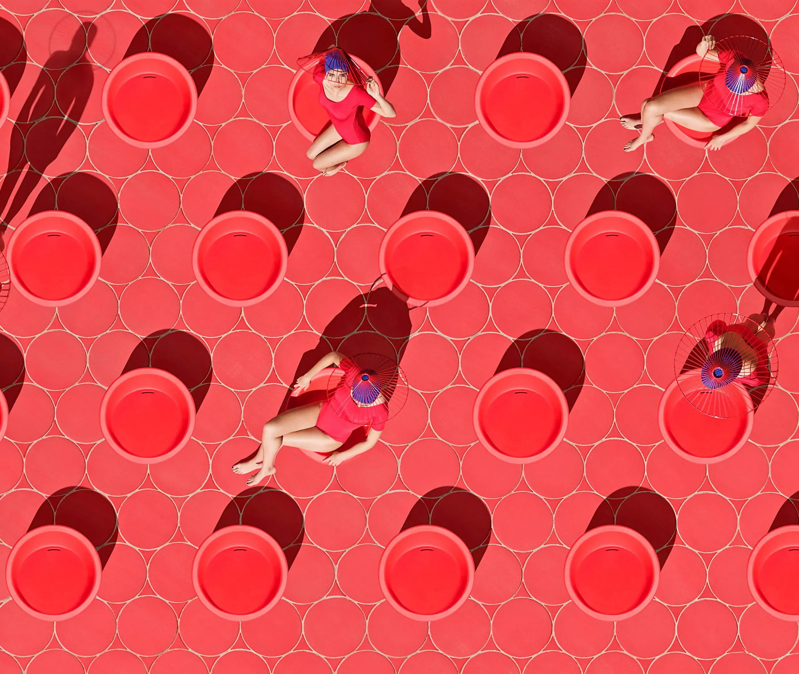 Outdoor Armchair with Oval Design - Red