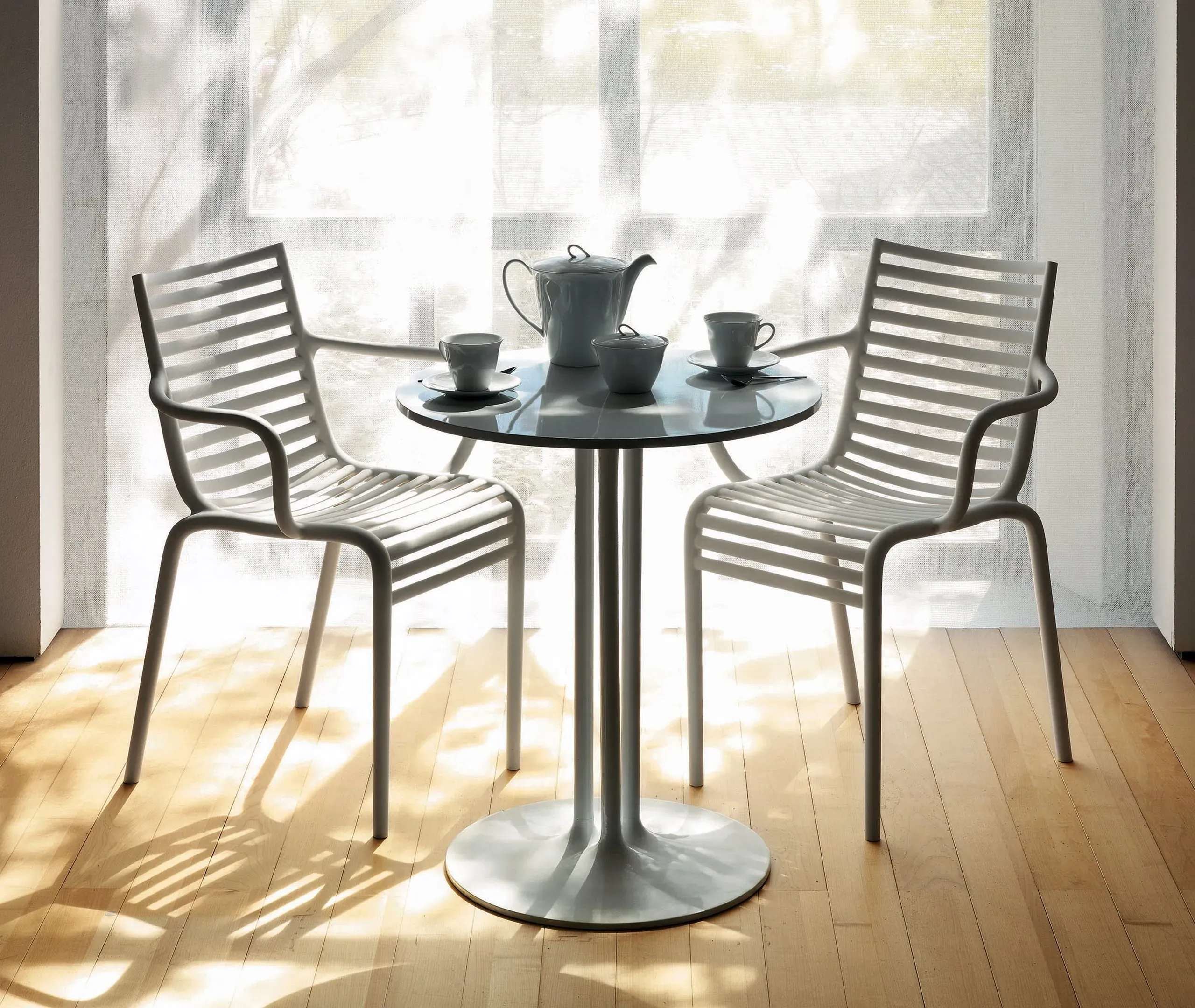 Pip-E Armchair - White