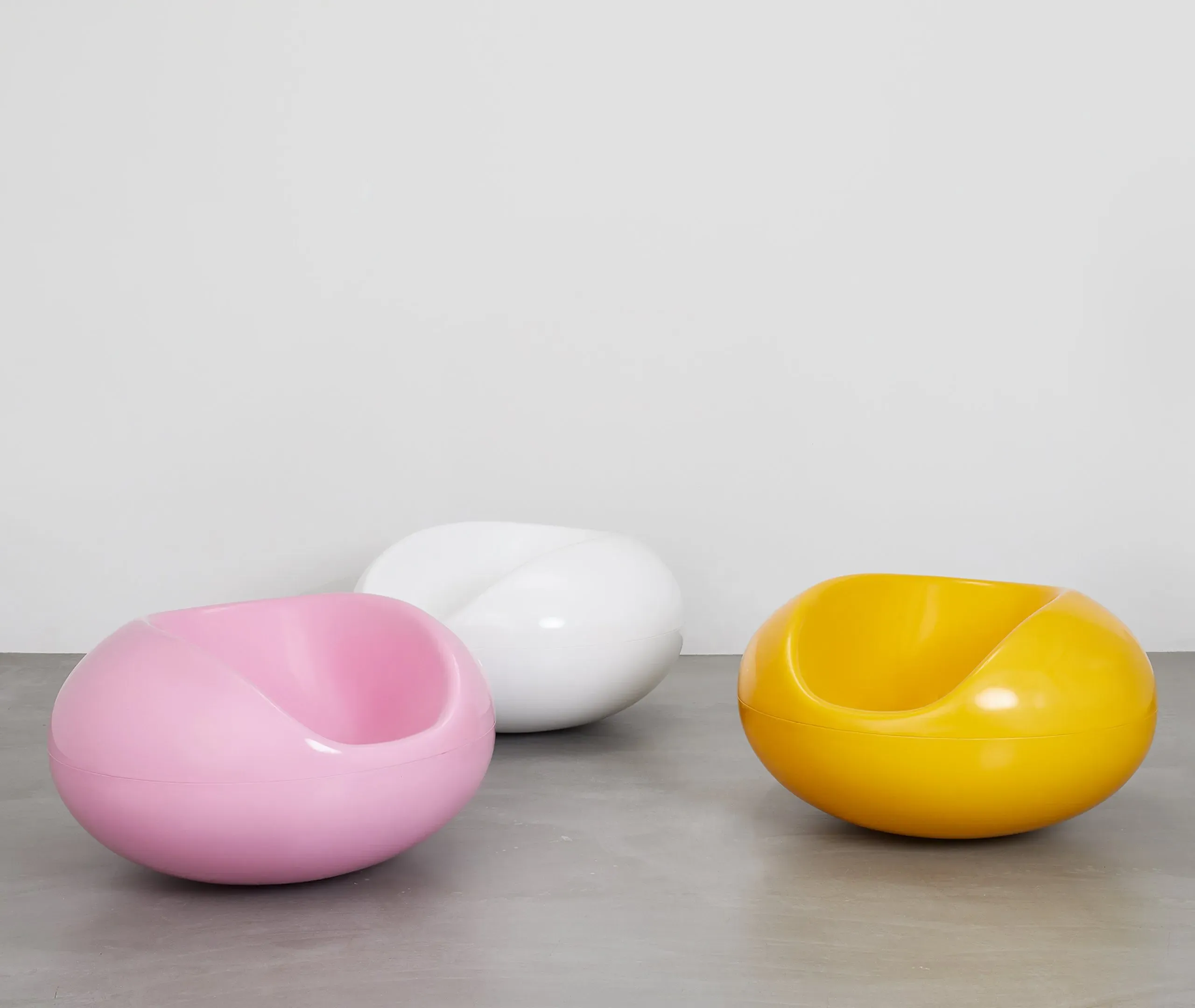 Pastil Chair with Ergonomic Design - White, Fibreglass