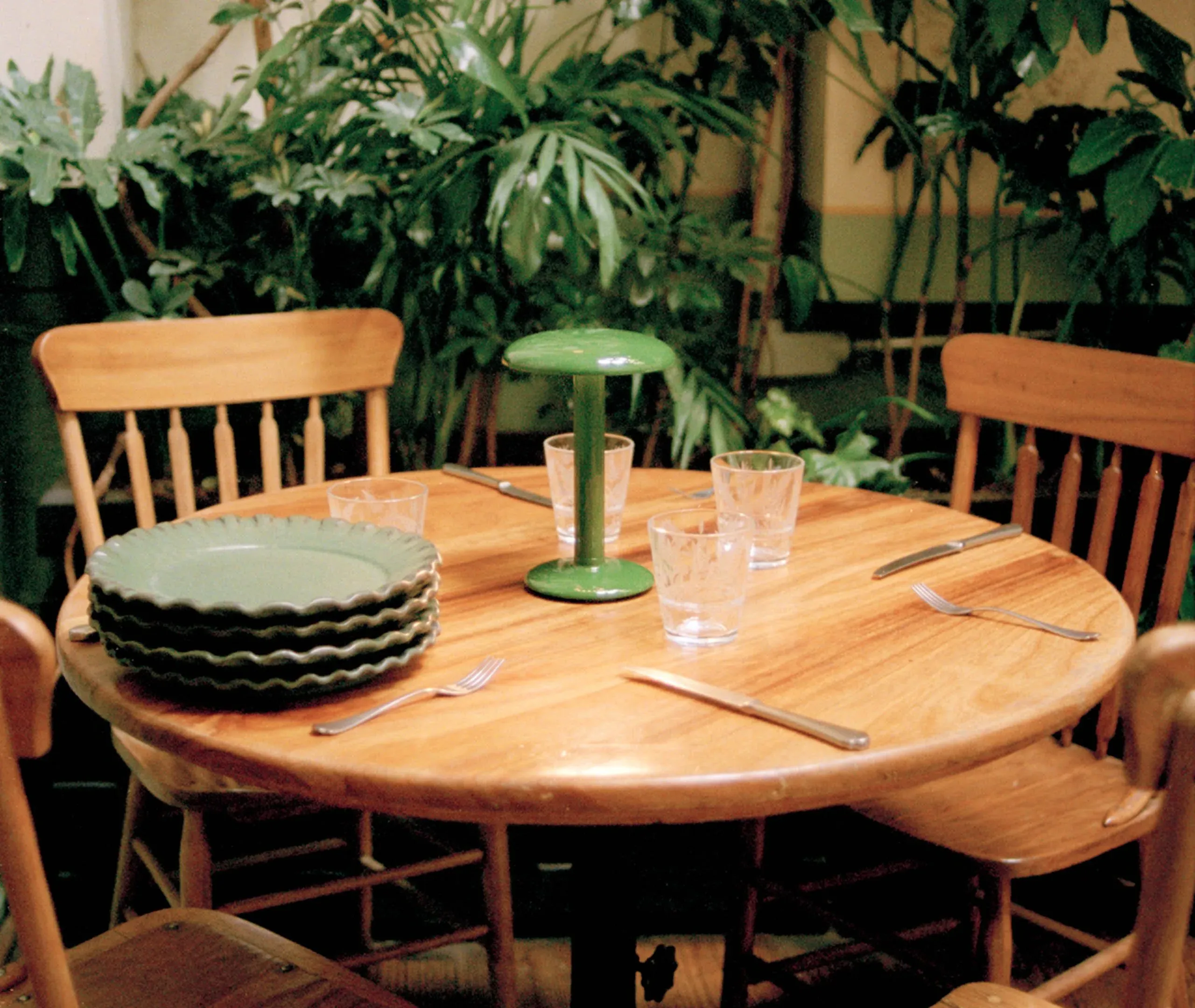 Gustave Table Lamp - Lacquered Green, Aluminum