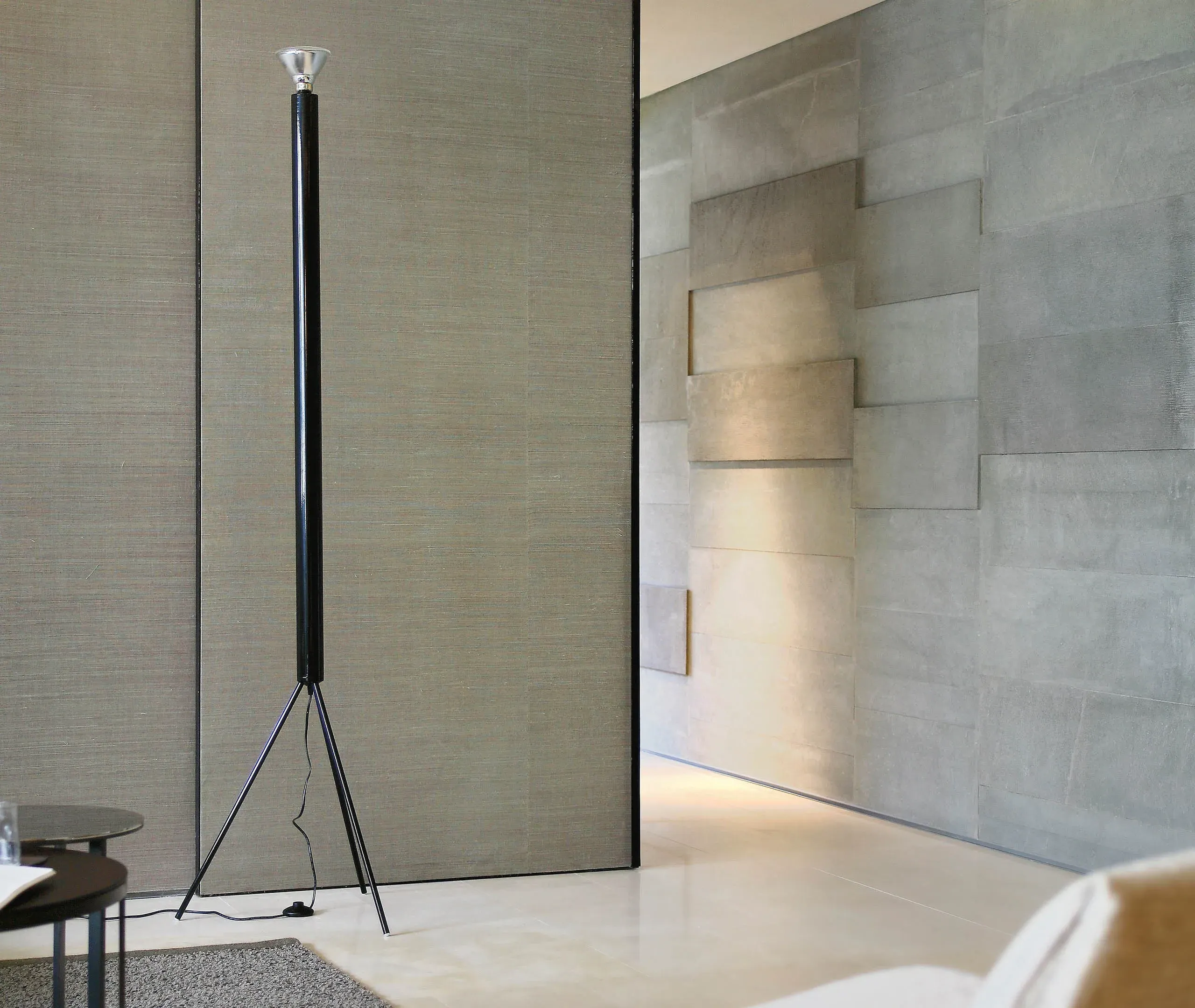 Luminator Floor Lamp with US Plug - Anthracite