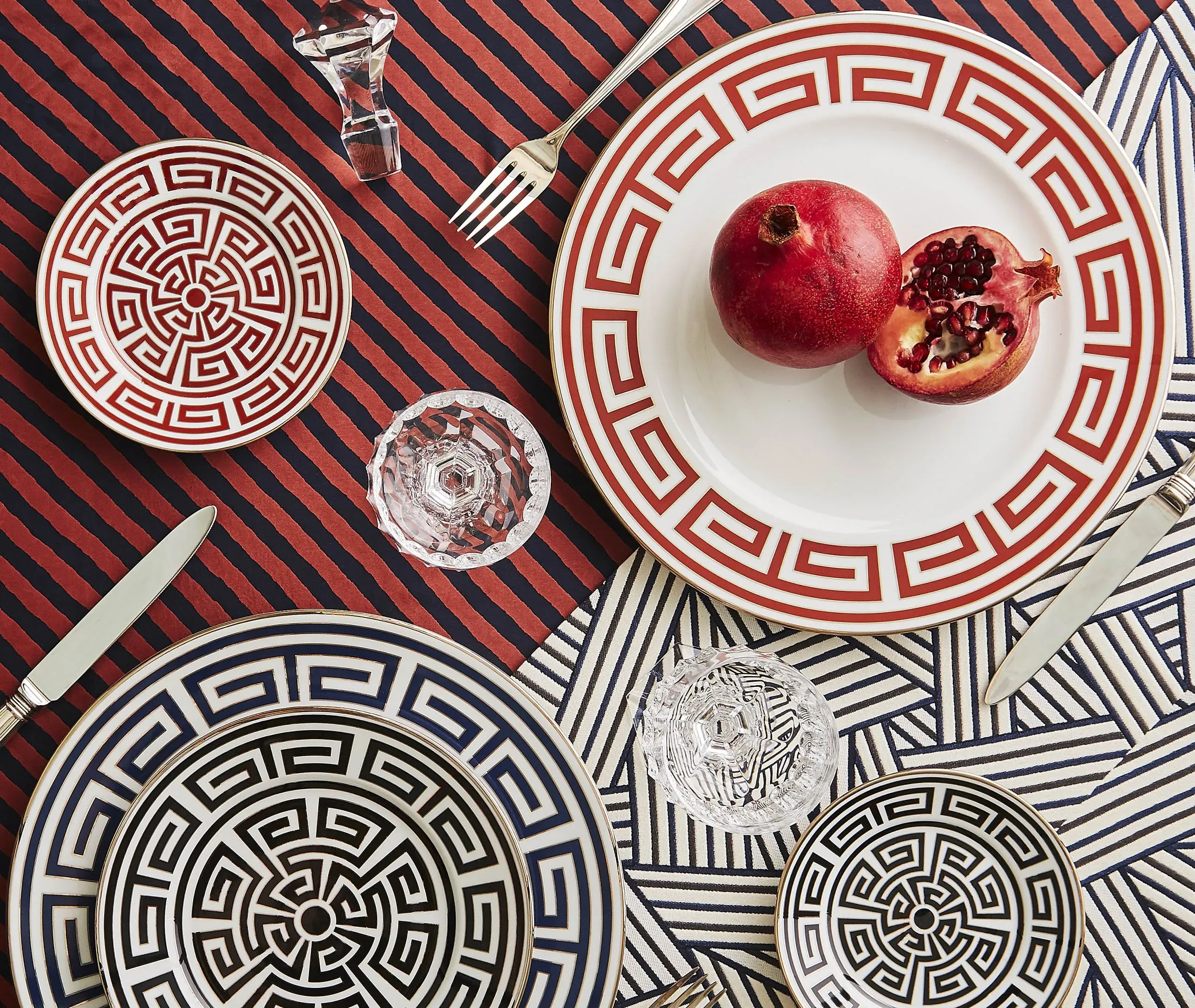 Round Platter with Maze Pattern - Black, Porcelain