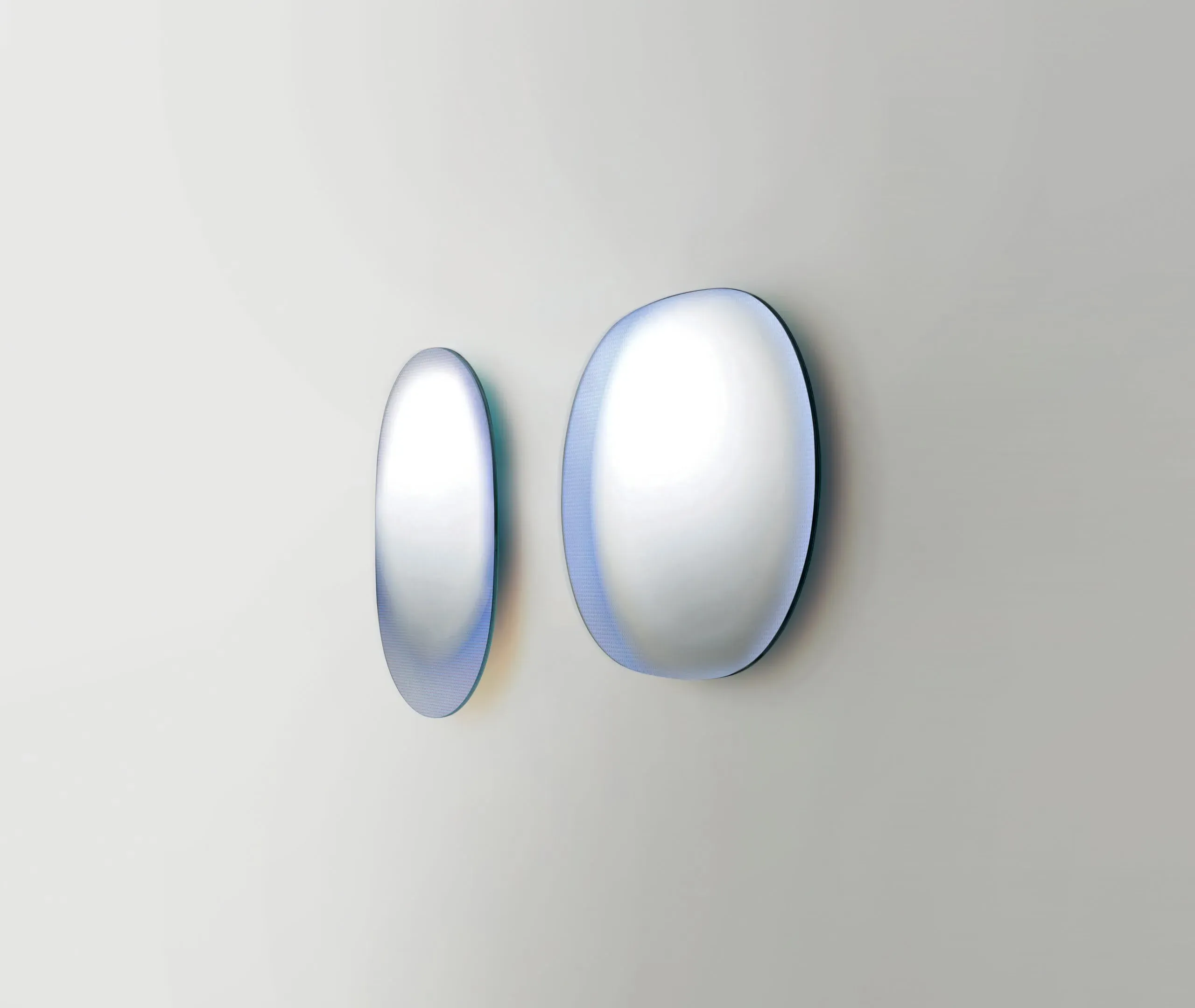 Round Mirror with Bichromatic Design - Iridescent