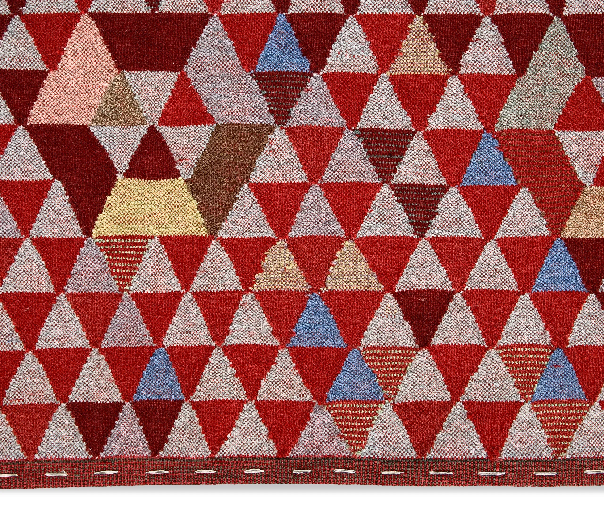 Medium Trianglehex Carpet - Sweet Pink, Wool