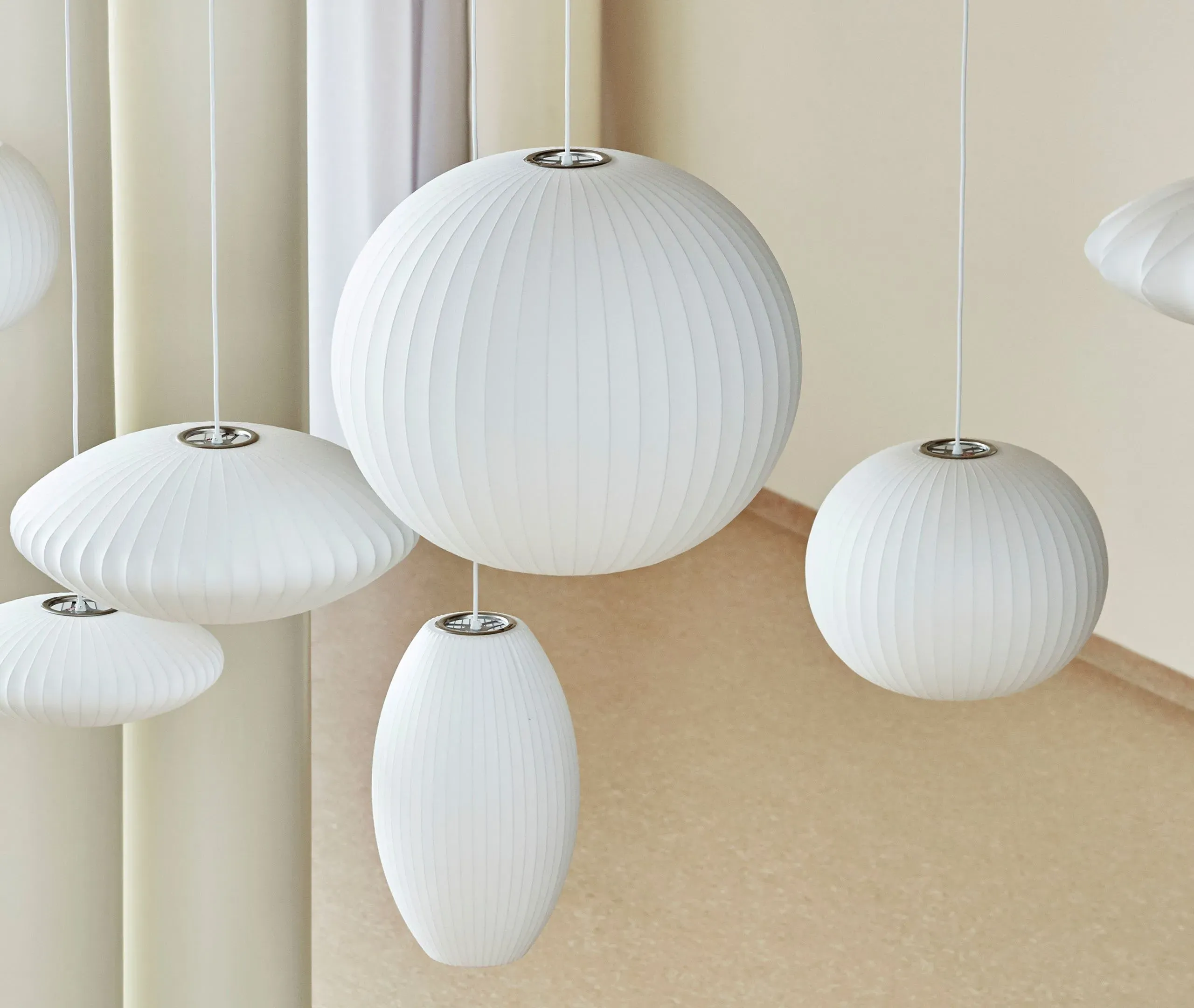 Medium Ball Bubble Pendant Light - White