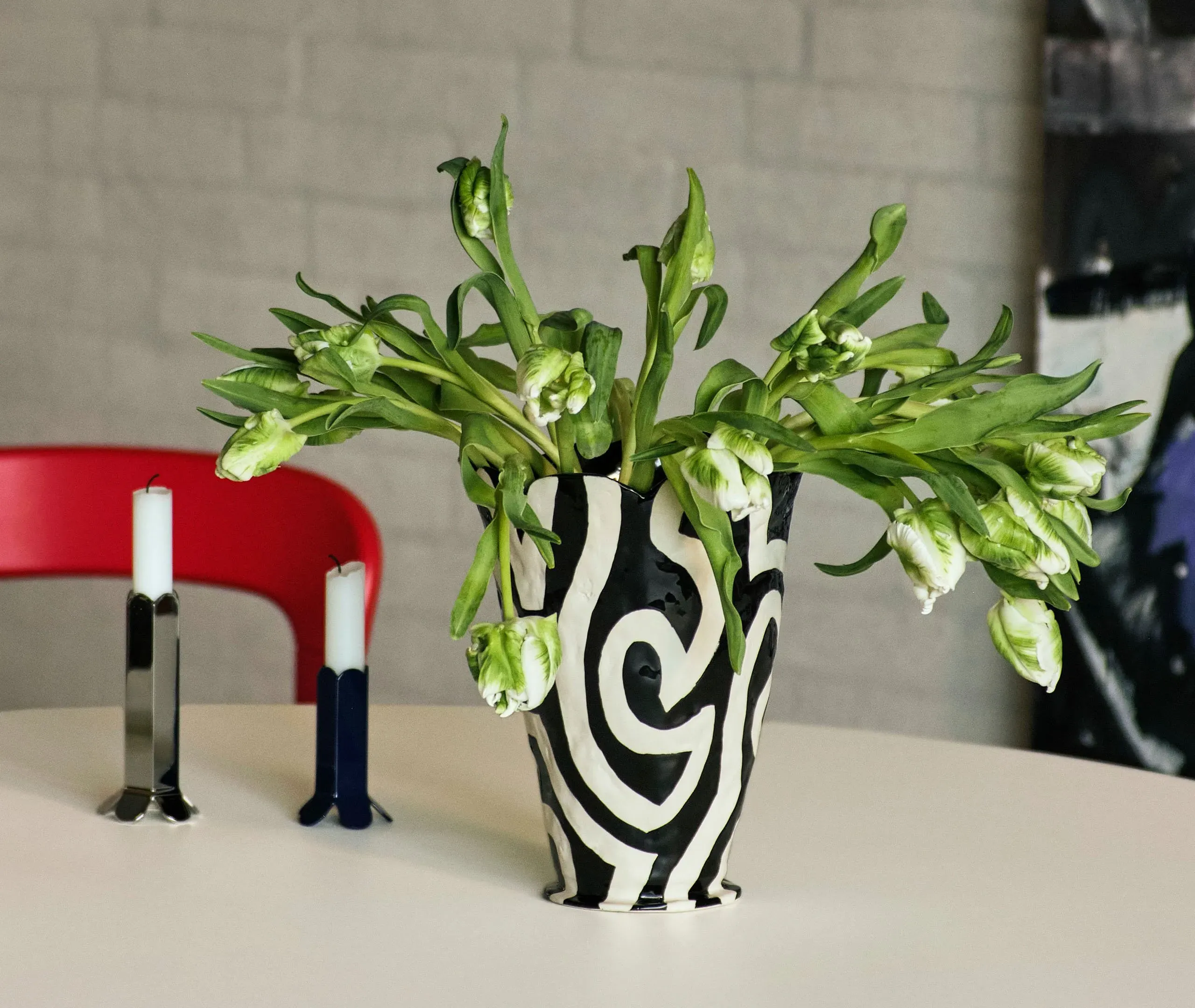 Shadow Vase - Black, White